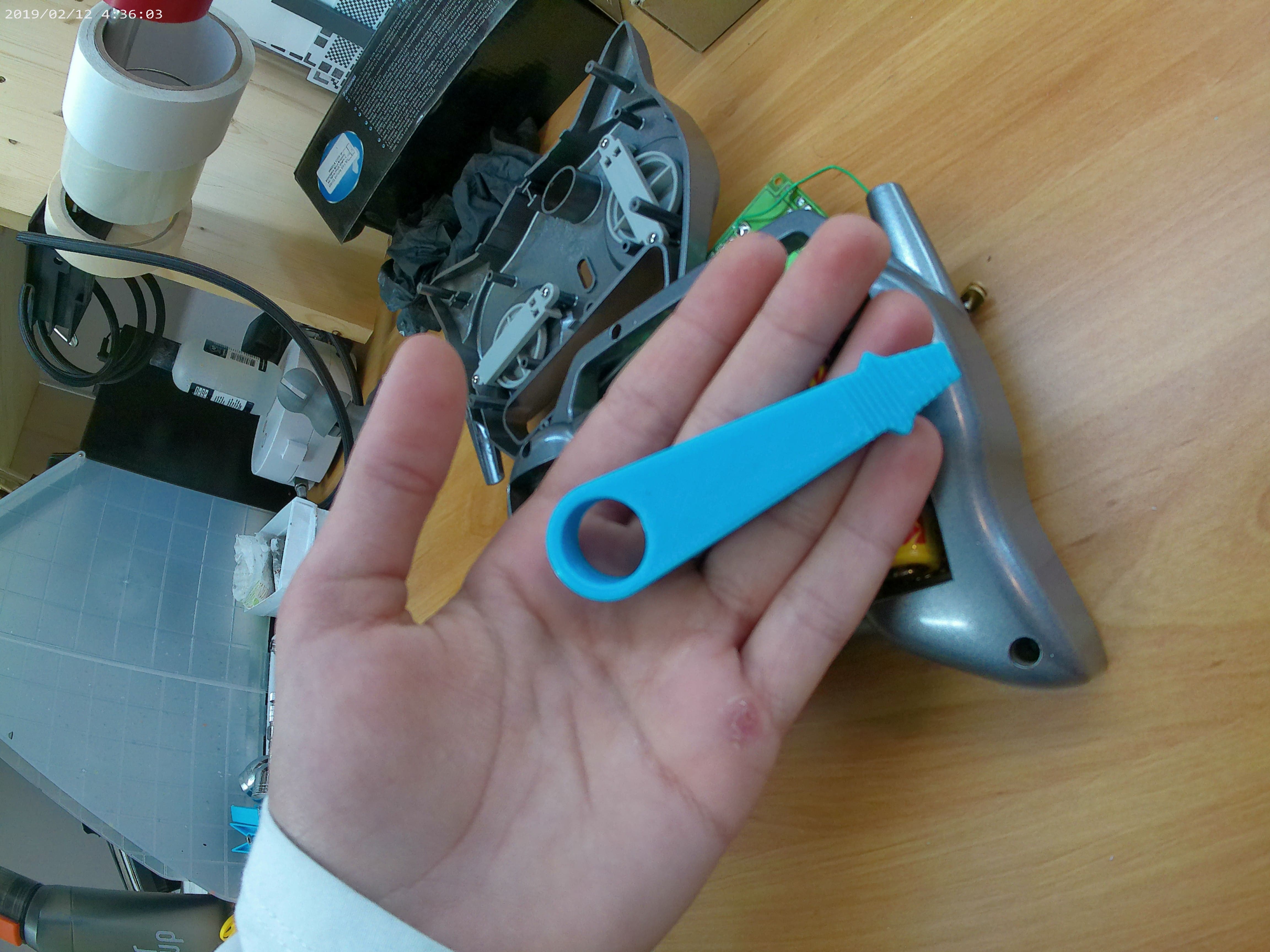 Remove batteries — thumbnail 7