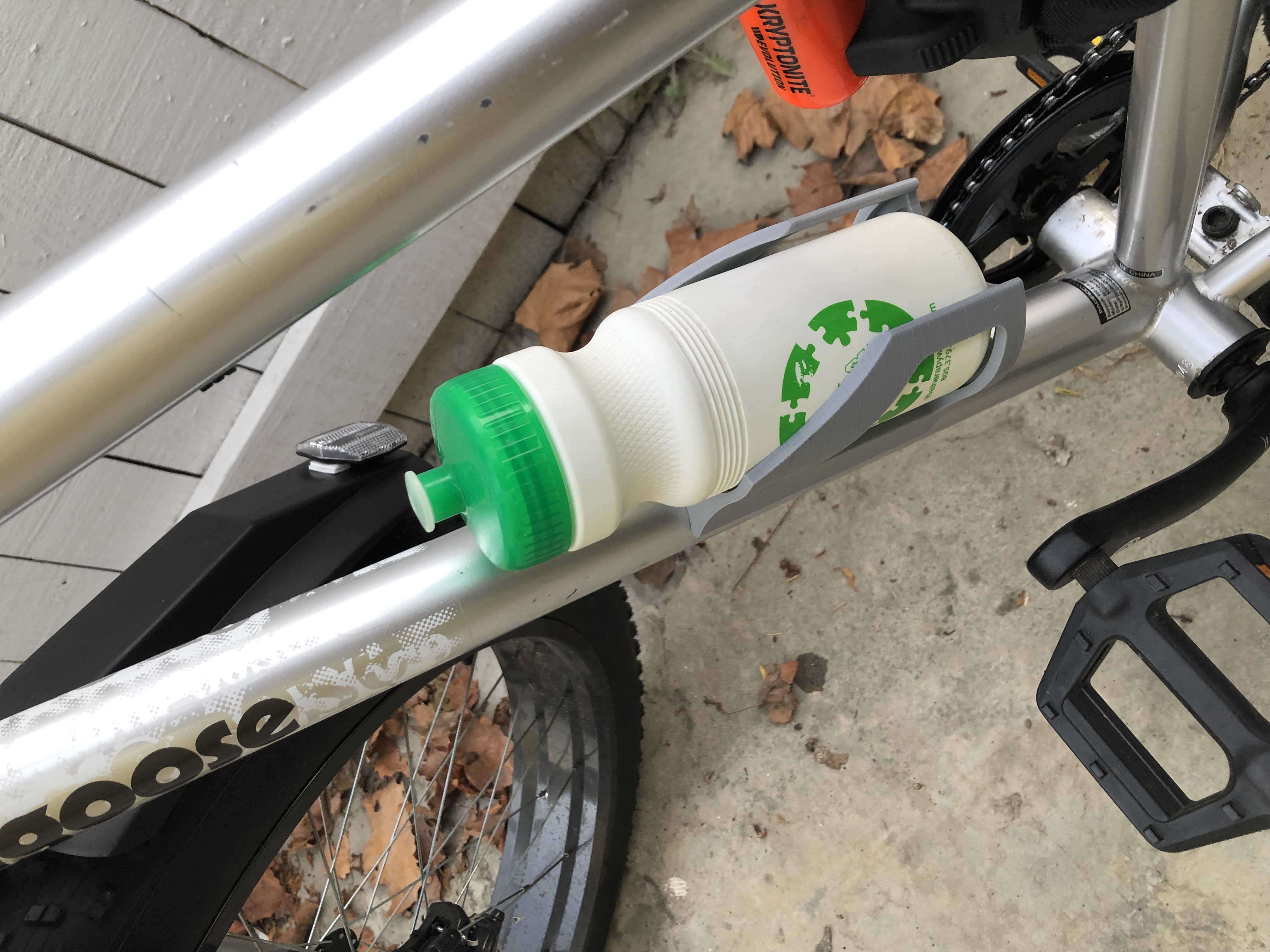 Air Tag Bottle Cage by Nutshell | Download free STL model | Printables.com