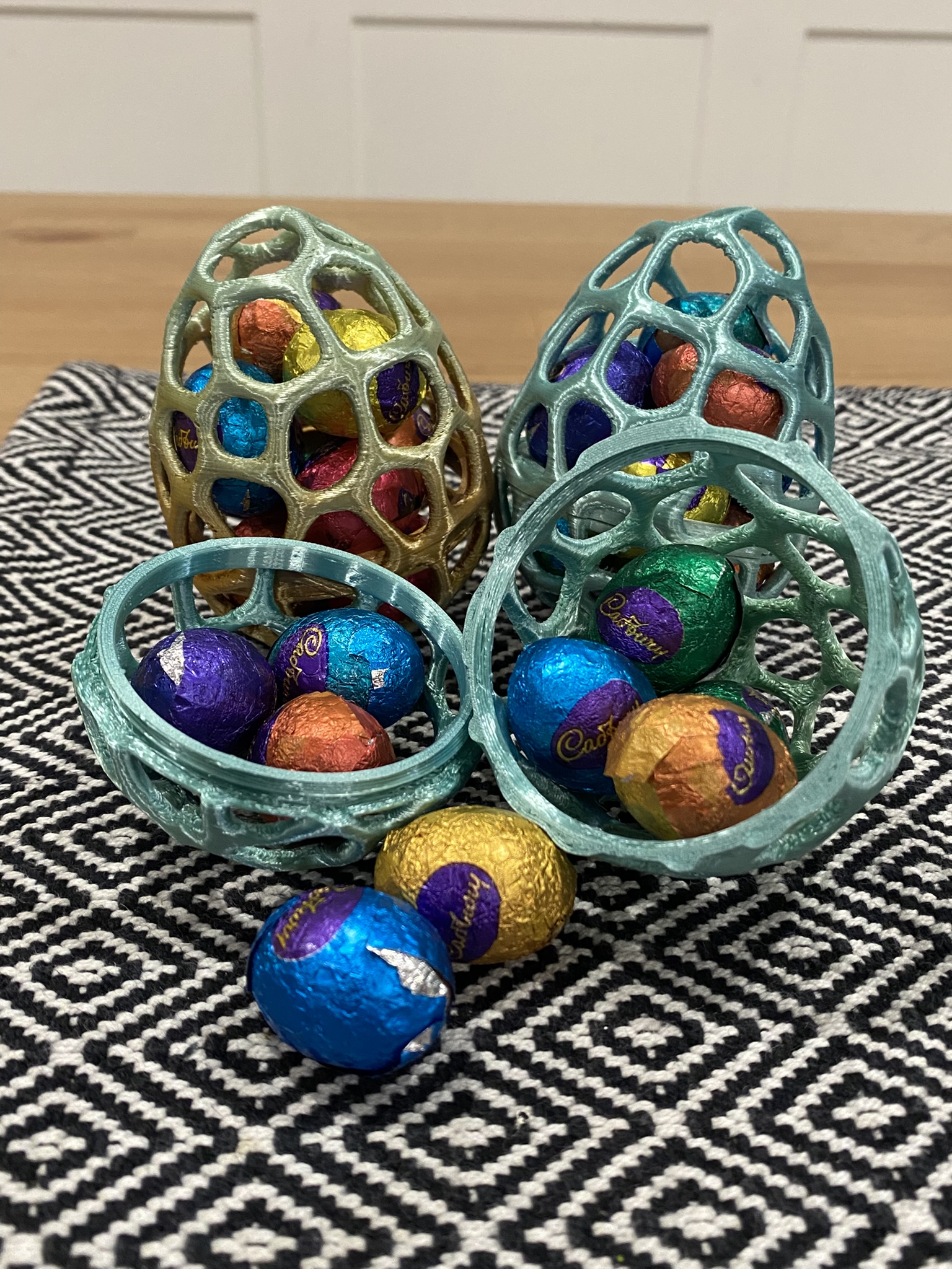 Miniatura 3 do modelo 3D Voronoi Cage Easter Egg Container