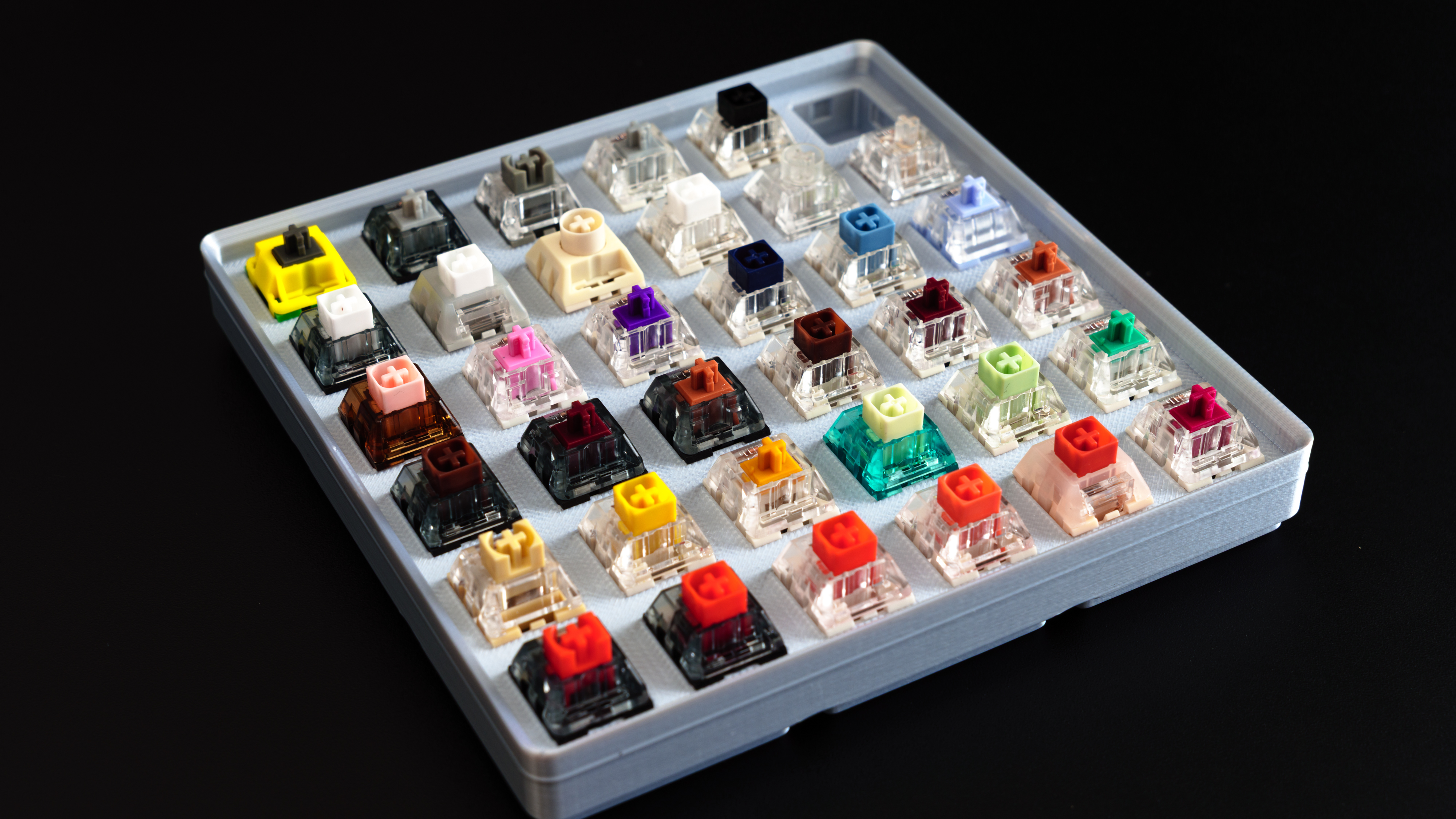 Gridfinity Stackable Mechanical Keyboard Switch Bin for 36 Switches — thumbnail 3