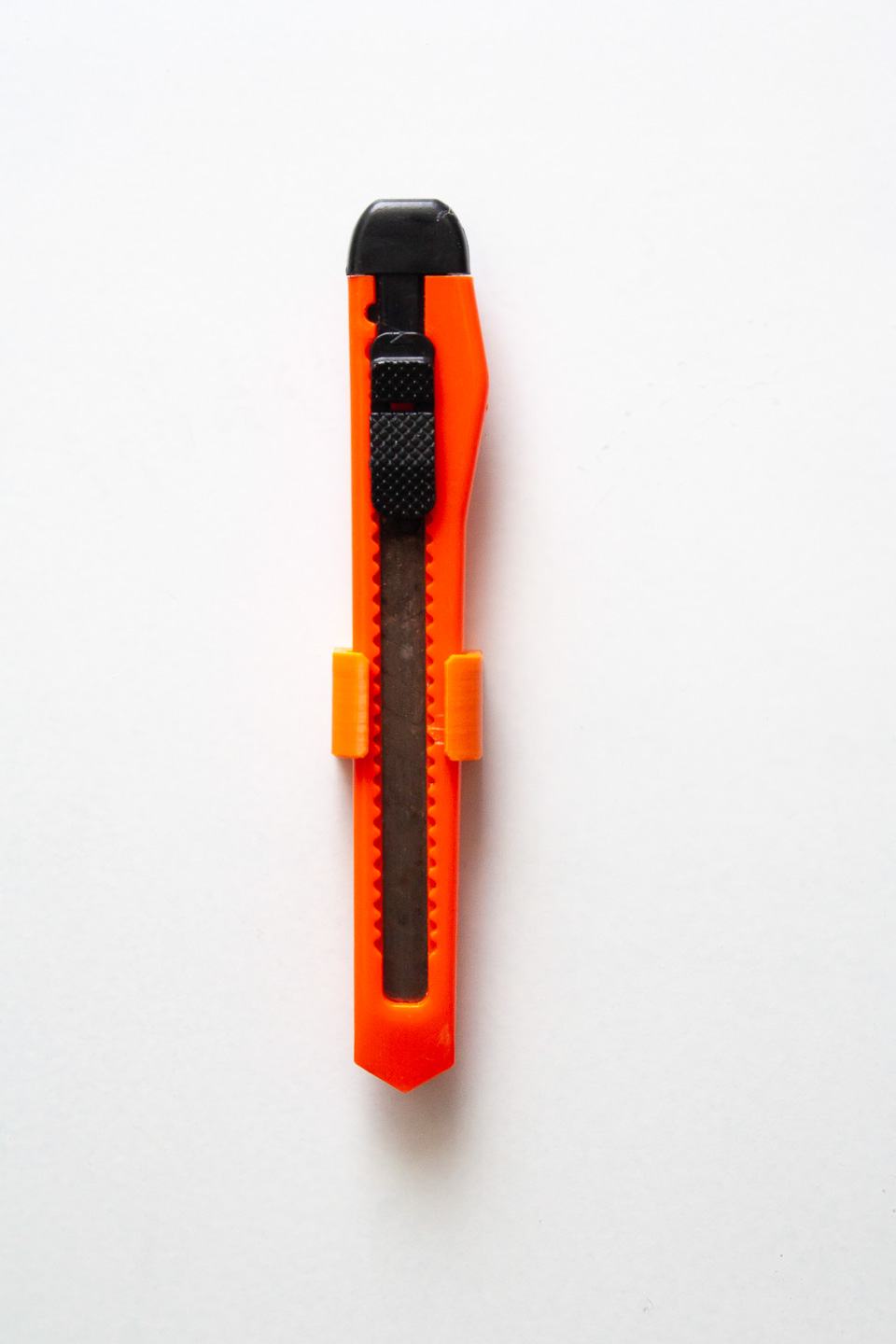 imple Magnetic Holder for Utility Knives