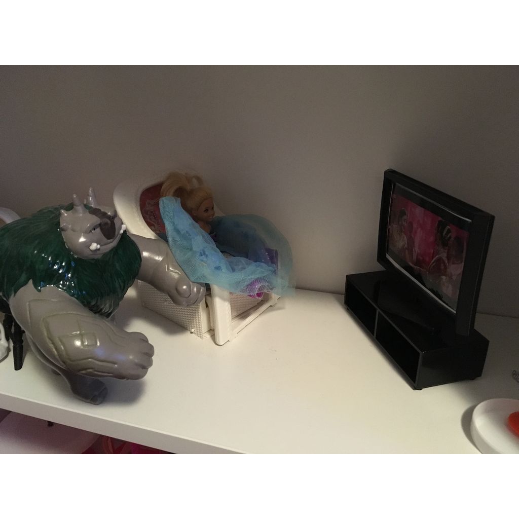 TV Bench for Barbie TV