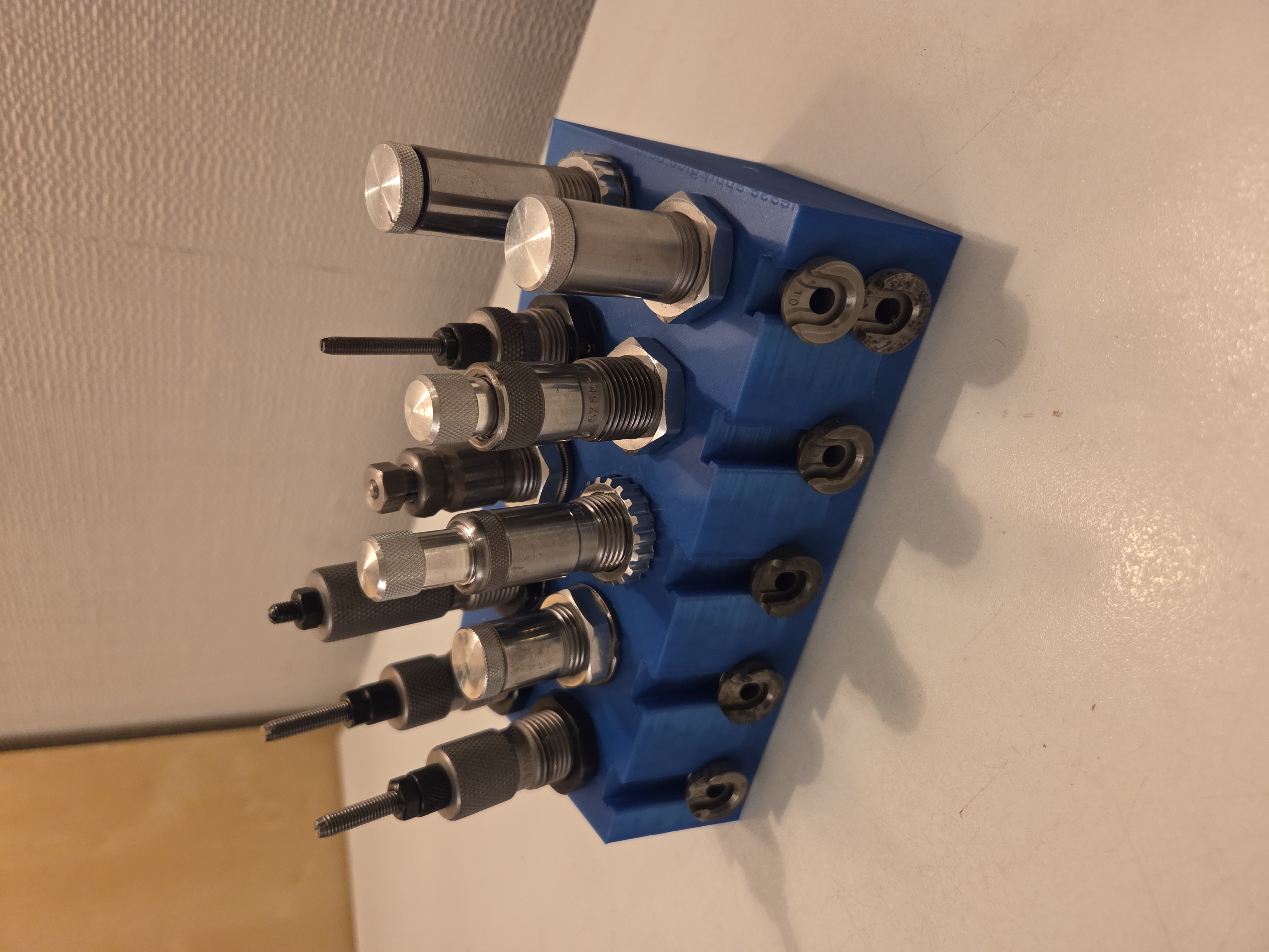 Reloading die shell case holder. — thumbnail 2