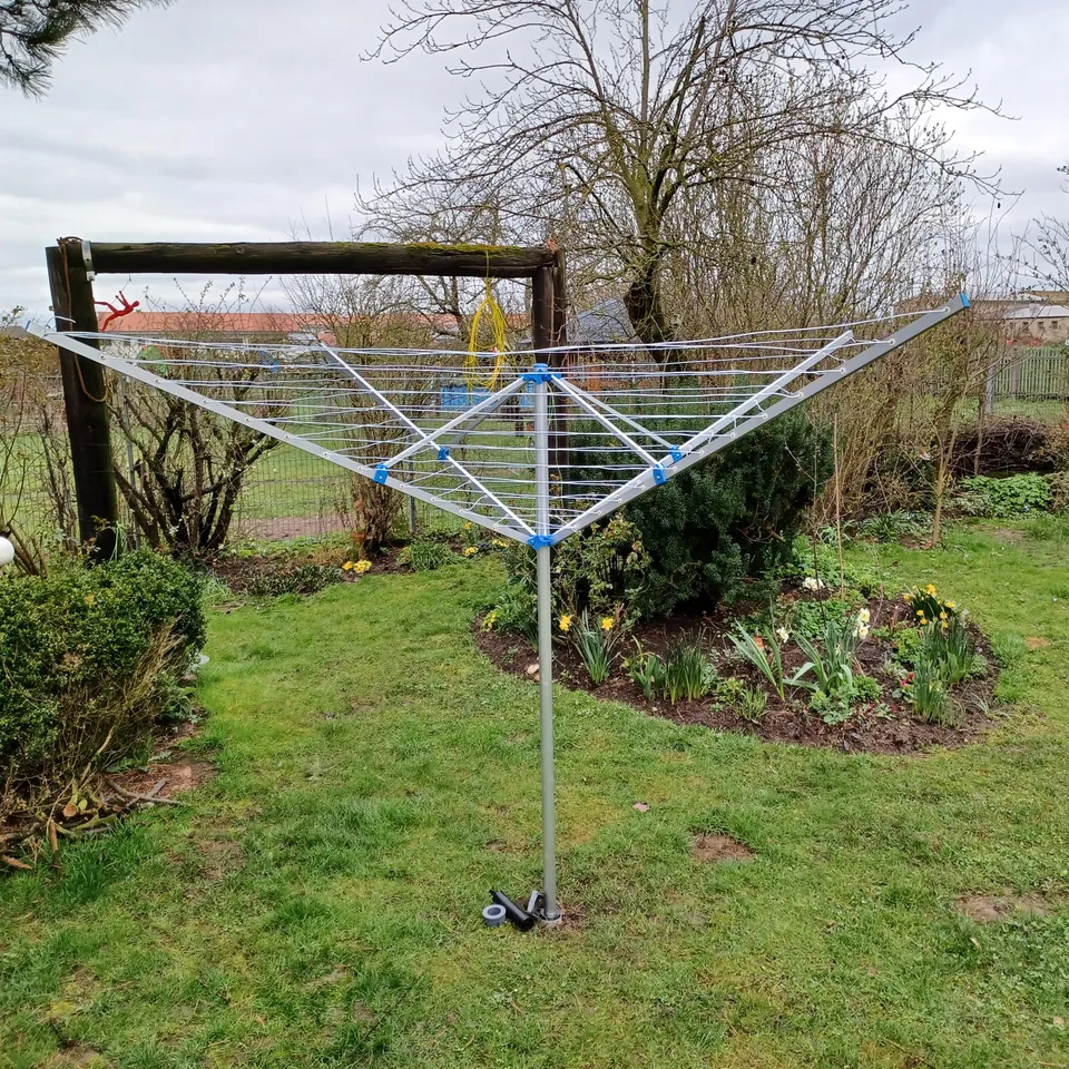 Fitting a rotary online washing line