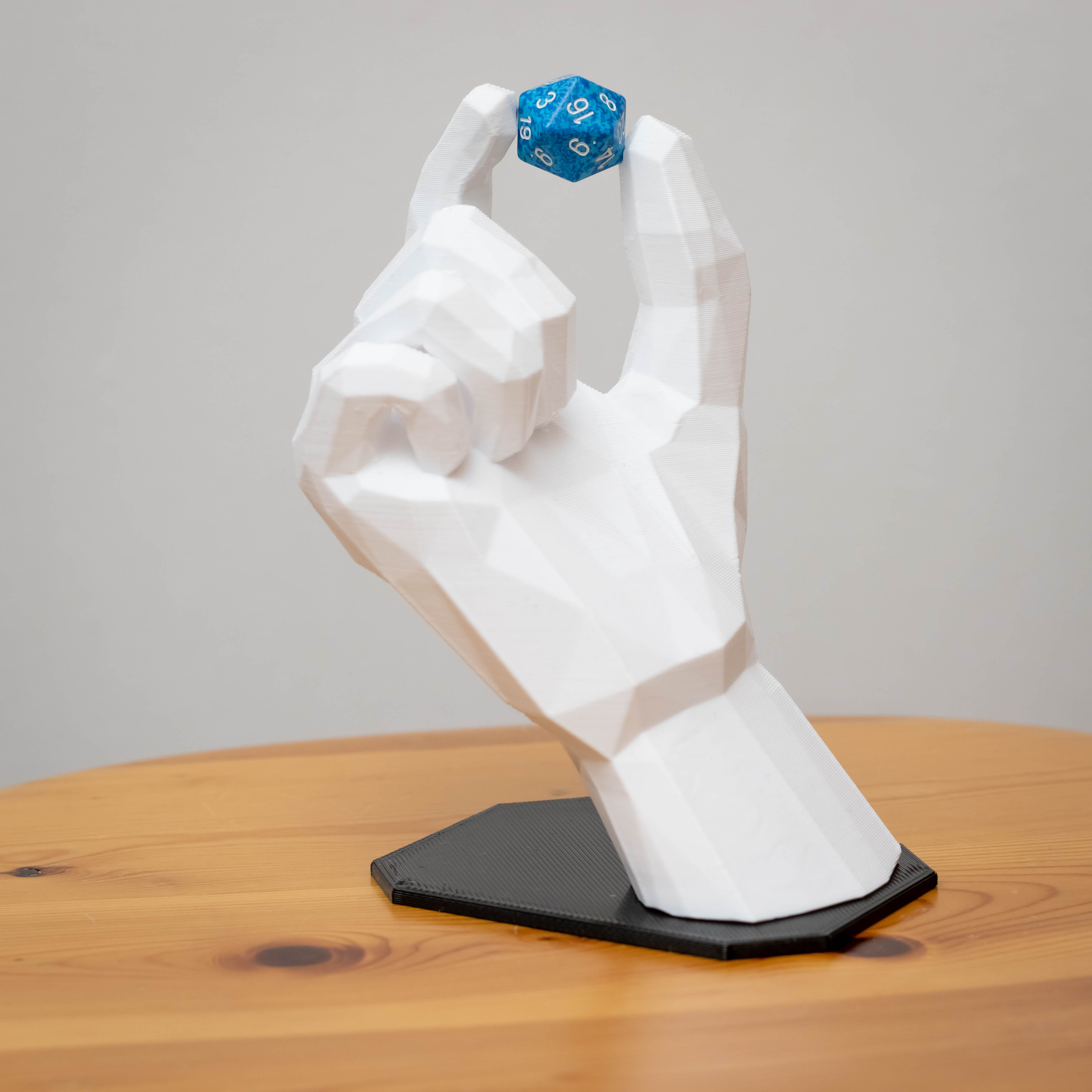 dice hand (low poly) with hidden dice pocket by volly Download free