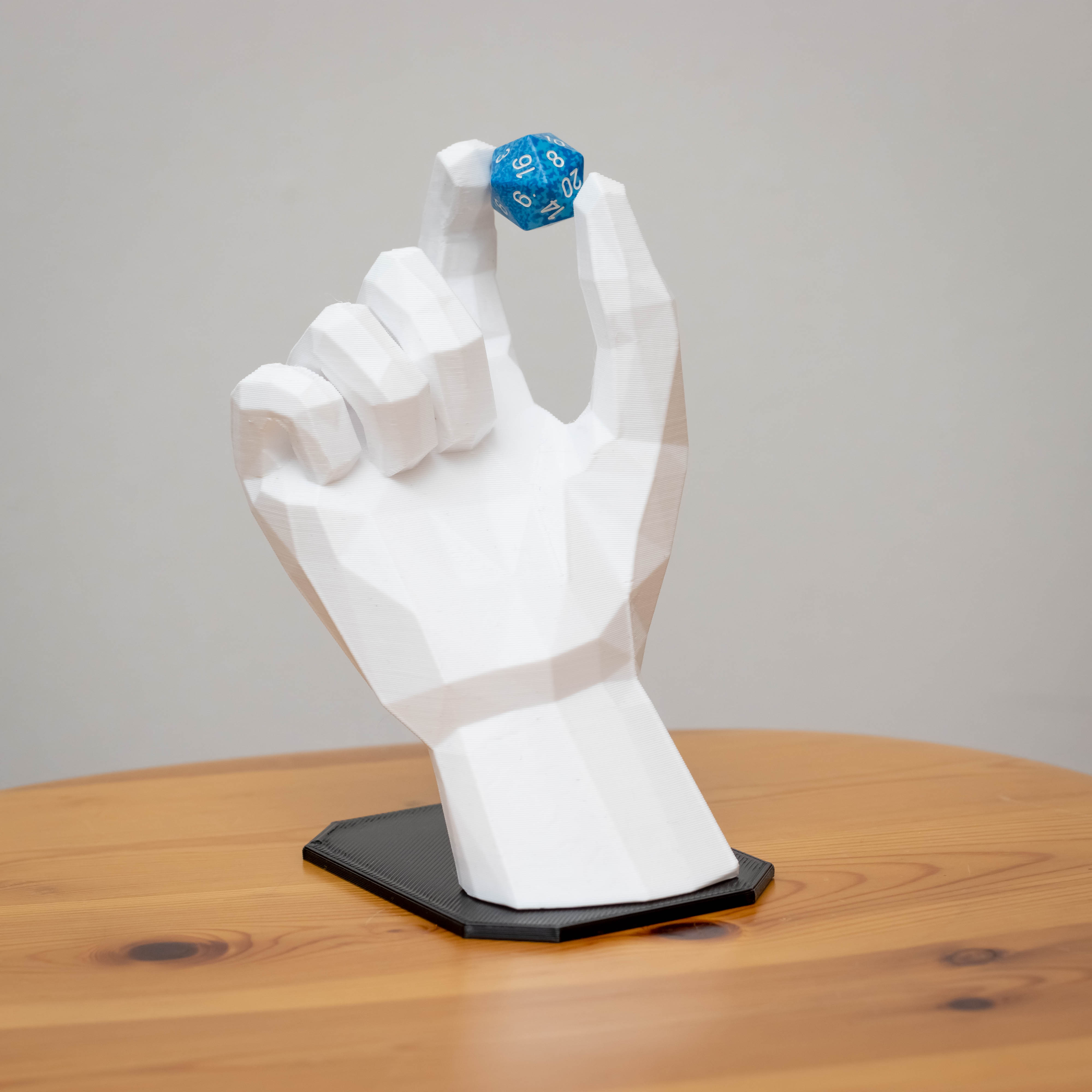 dice hand (low poly) with hidden dice pocket by volly Download free