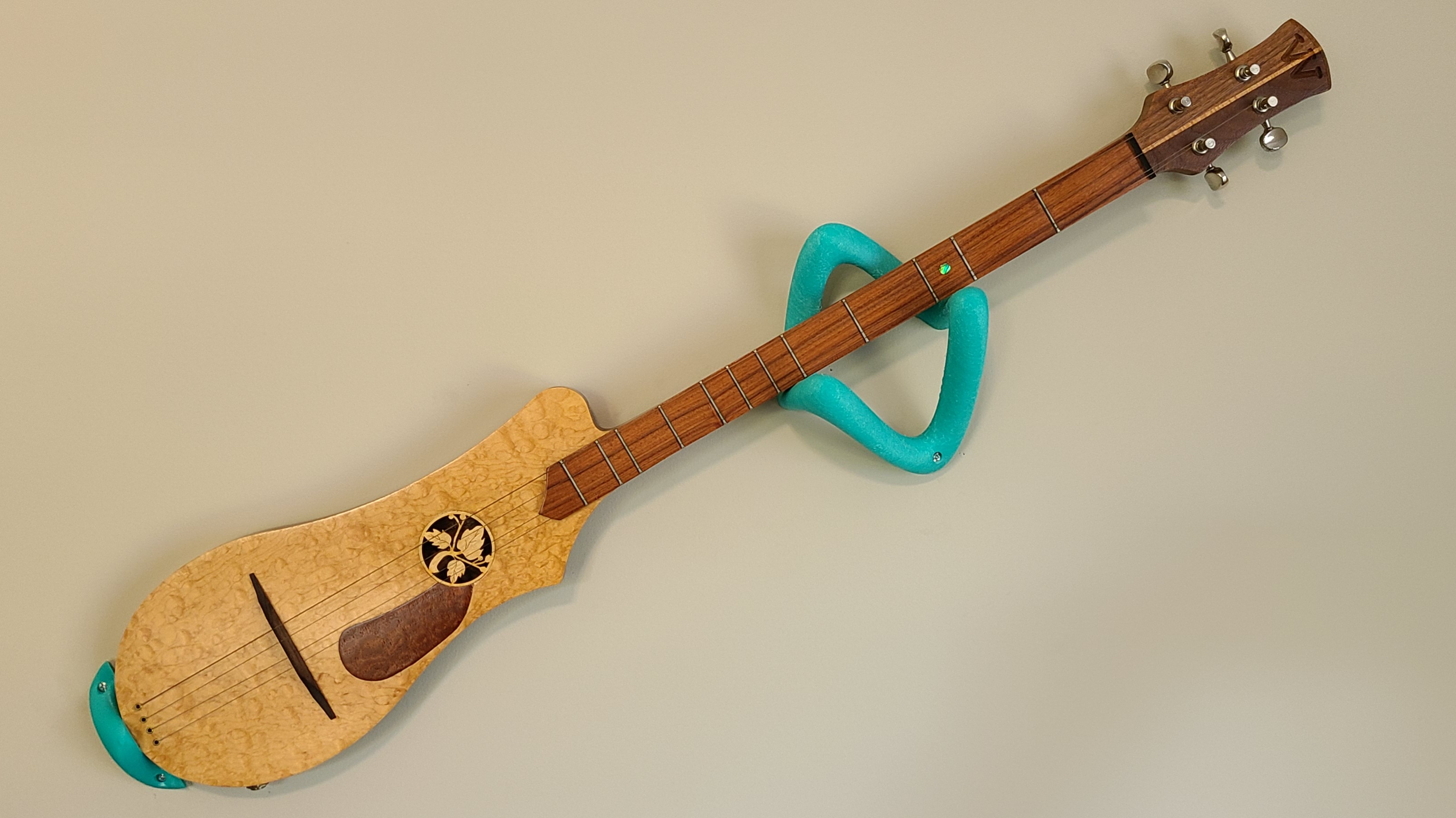Woodrow (Instrument) Wall Mount by Amiiglows Download free STL model