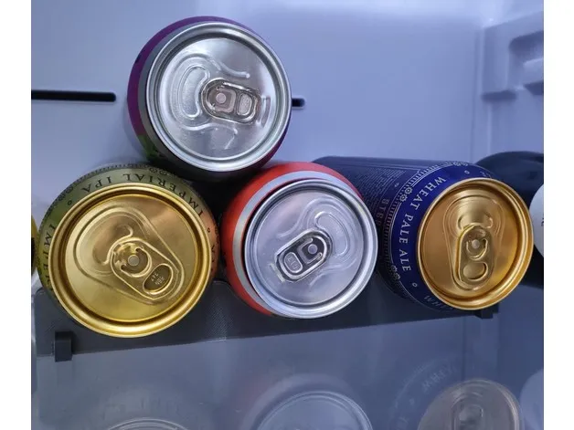 Can holder for fridge