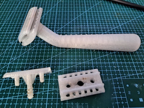 V15 Angled Safety Razor