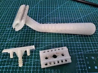 V15 Angled Safety Razor