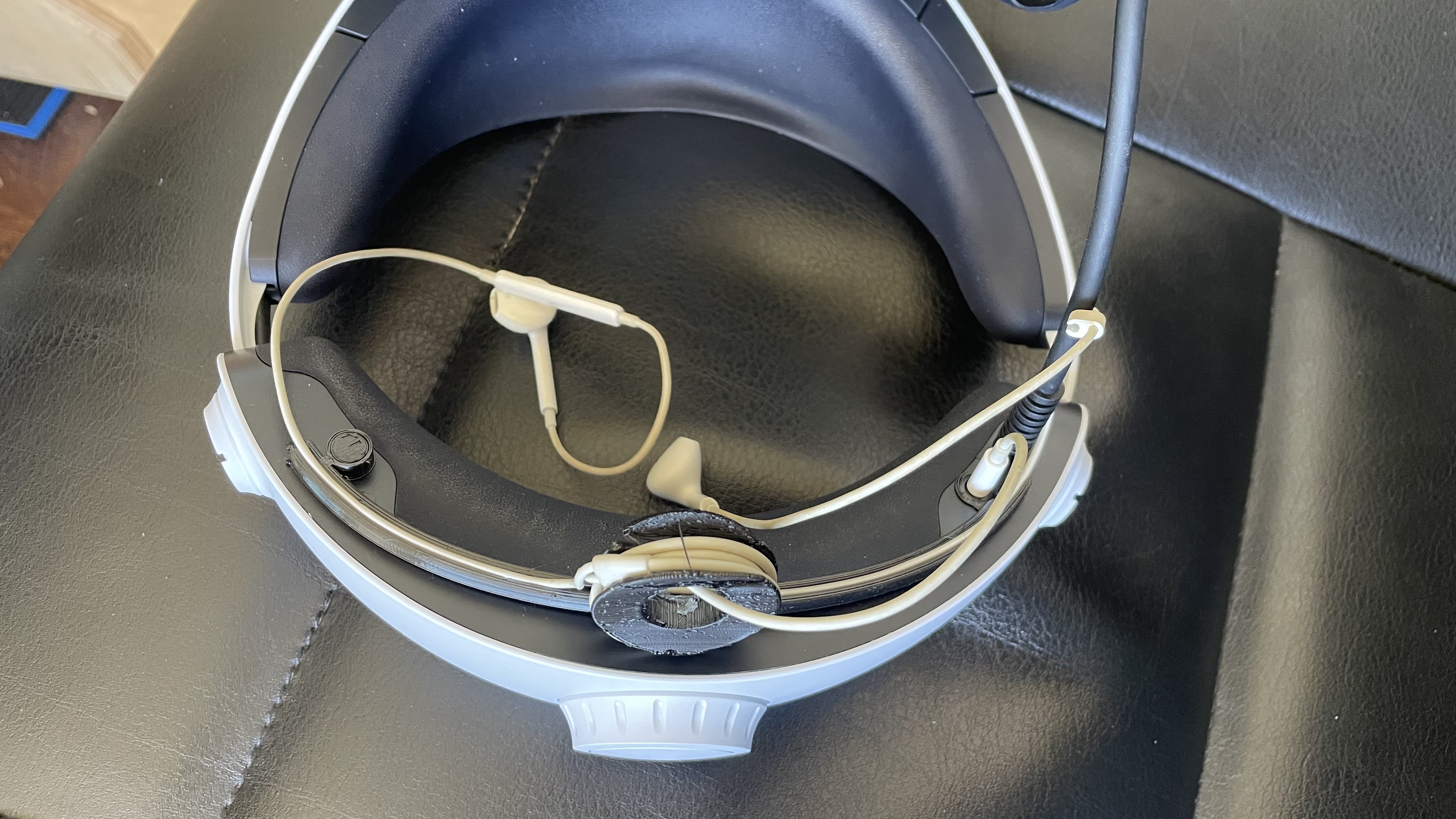 PSVR2 IEM/earbud adapter