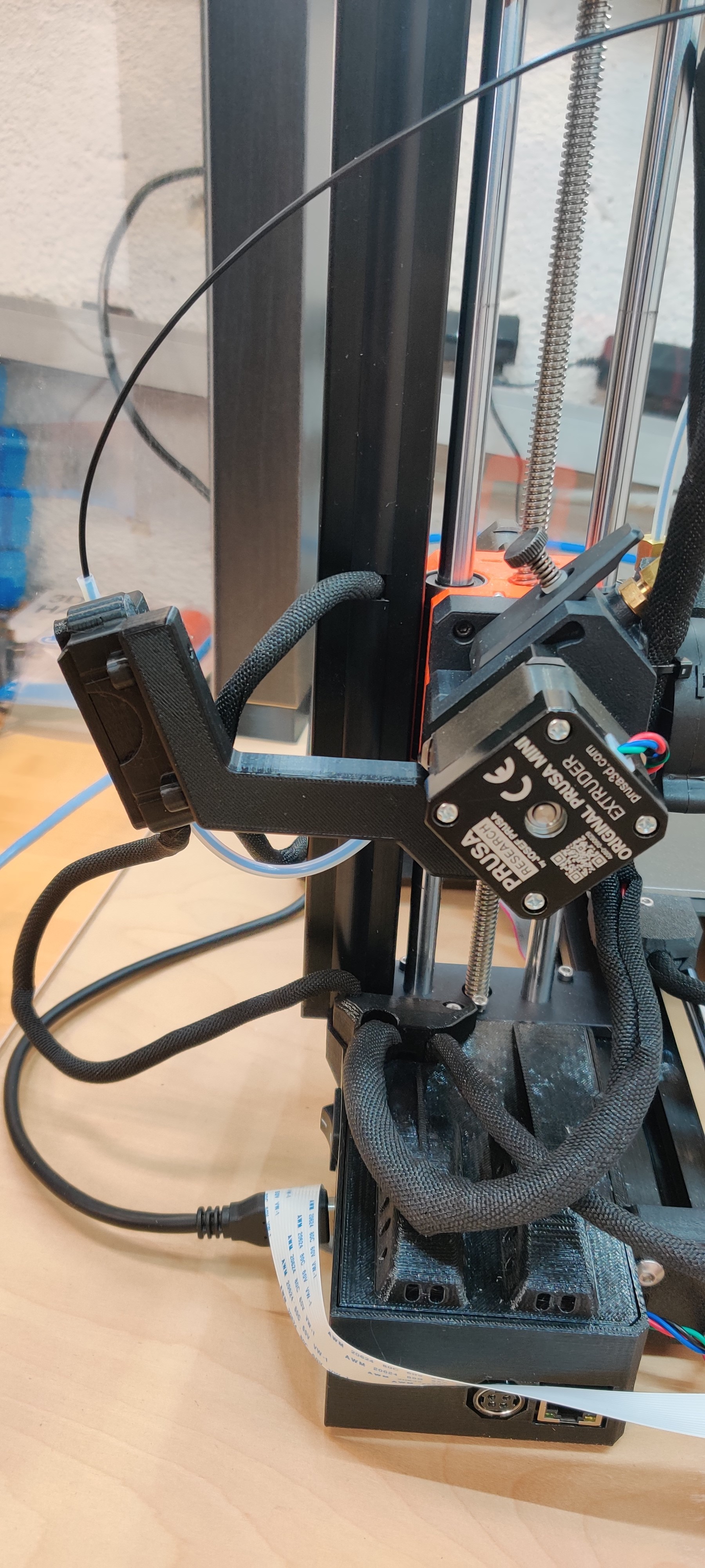 Filament Sensor Holder with two screws to stop rotation with Bondetch extruder