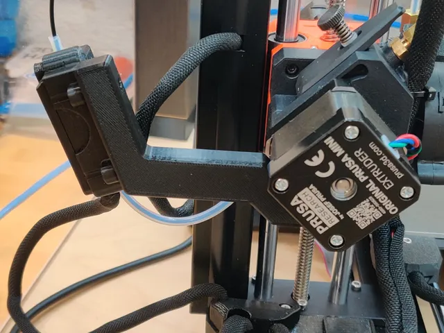 Filament Sensor Holder with two screws to stop rotation with Bondetch extruder
