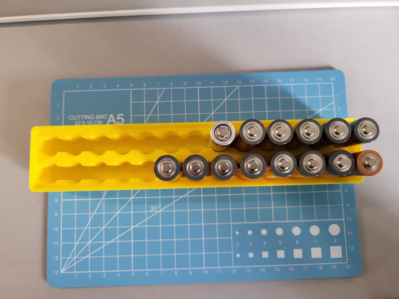 Gridfinity (Griddex) - AA Battery Holder by Griddex | Download free STL ...