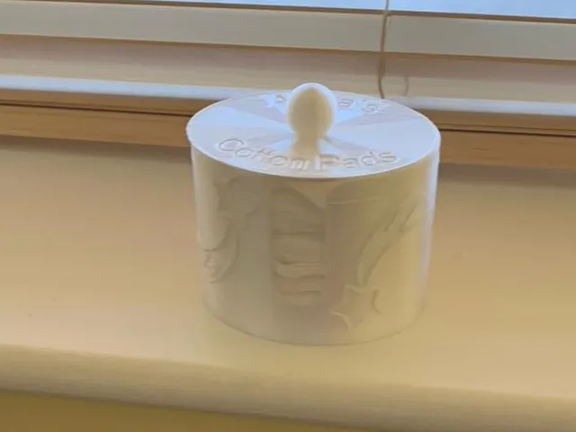 Oval Cotton Pad Holder with Lid
