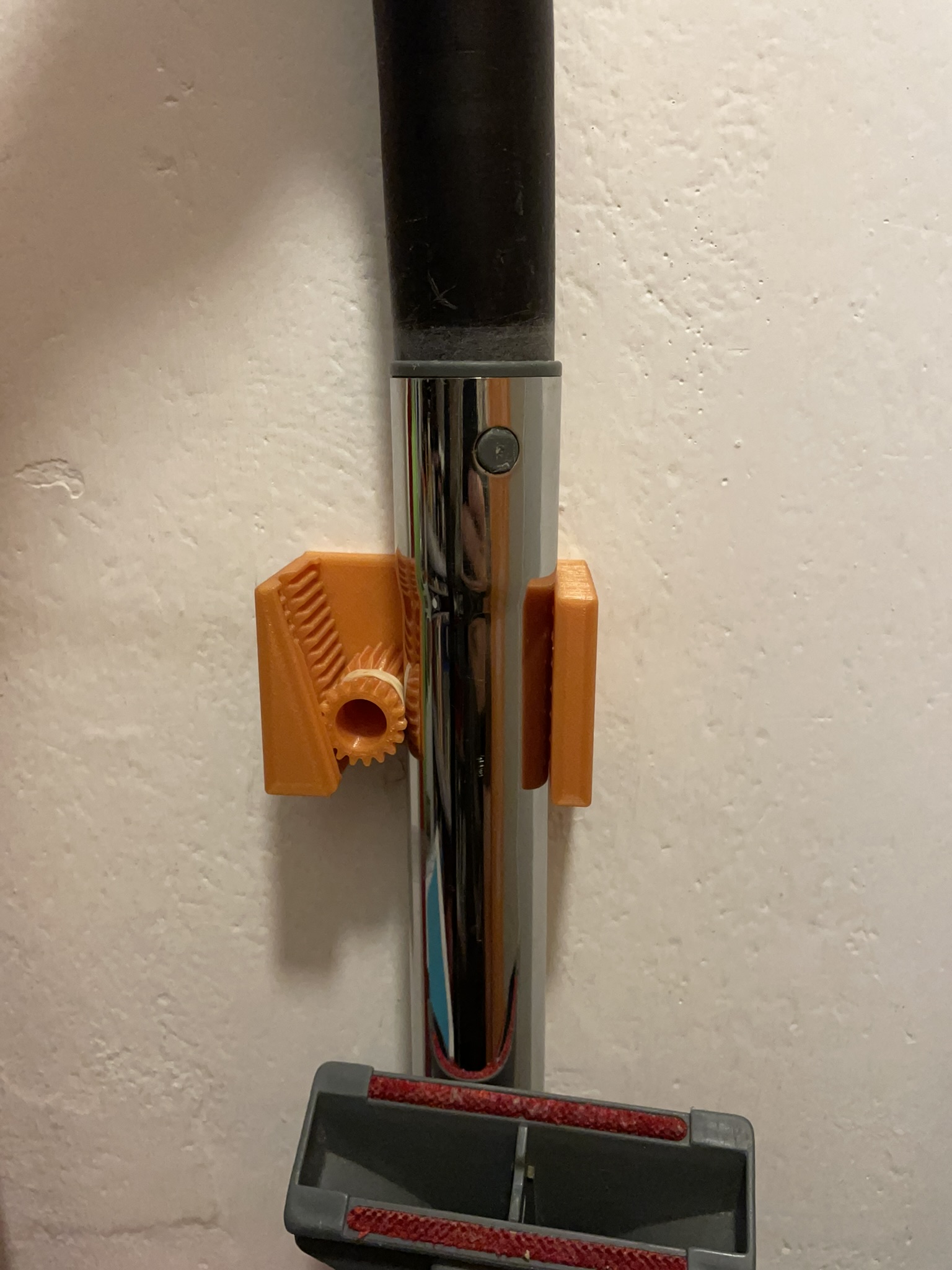 Vacuum cleaner pipe holder diameter 35 mm by Jan Chocholouš Download