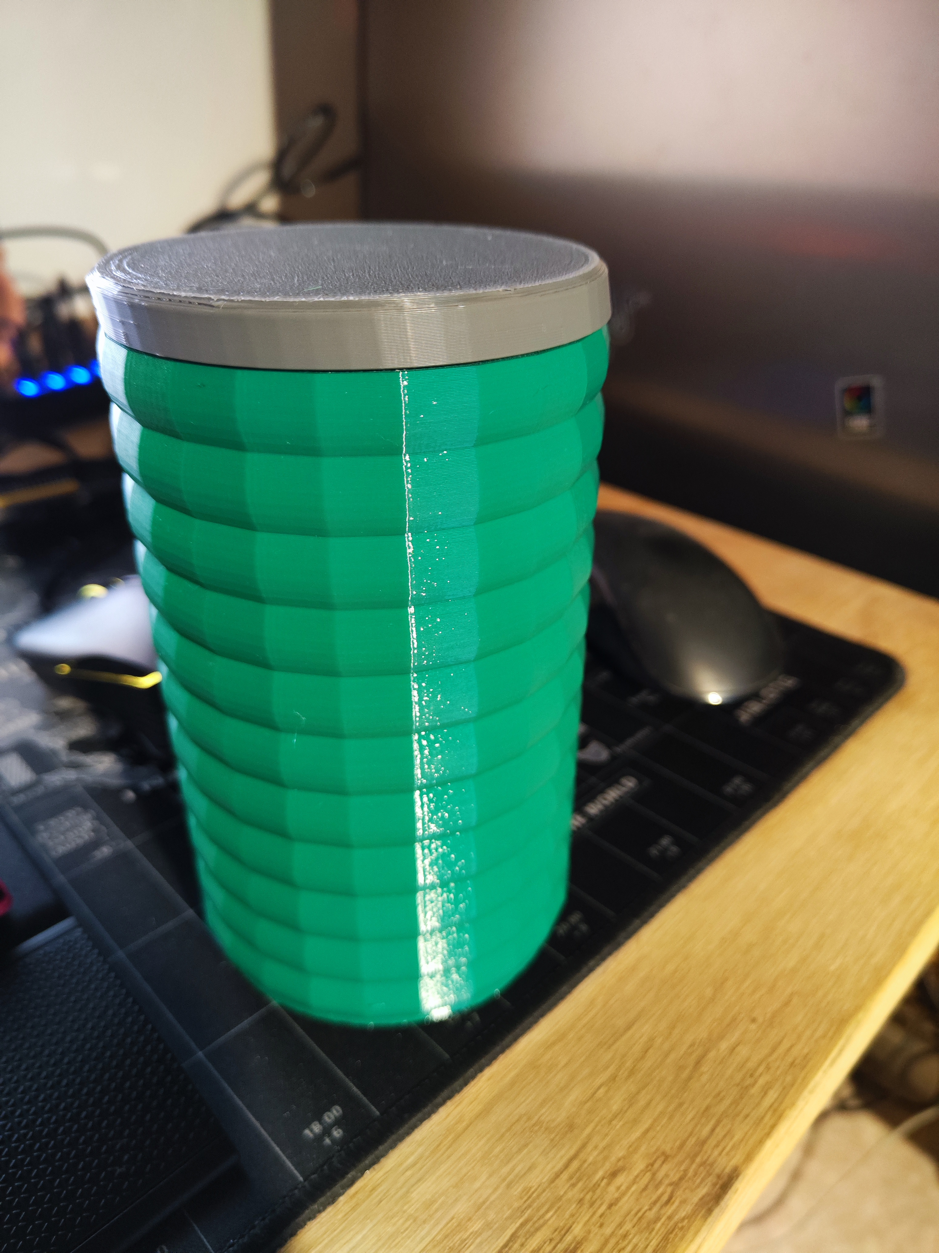 Miniatura 2 do modelo 3D Another rounded box with screw