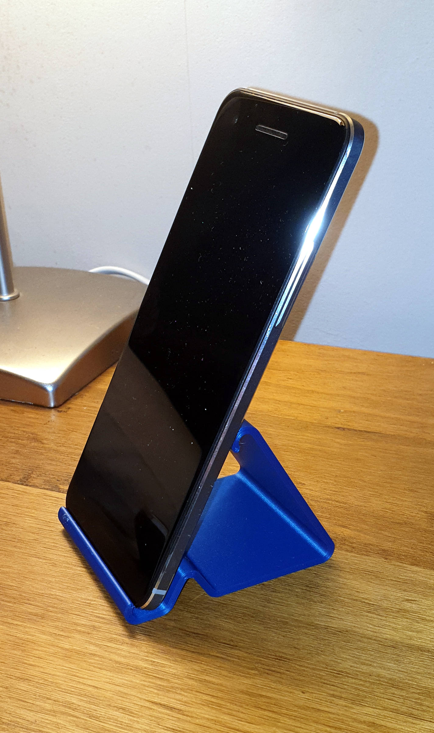 Simple Universal Phone Stand Version 2a