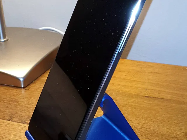 Simple Universal Phone Stand Version 2a