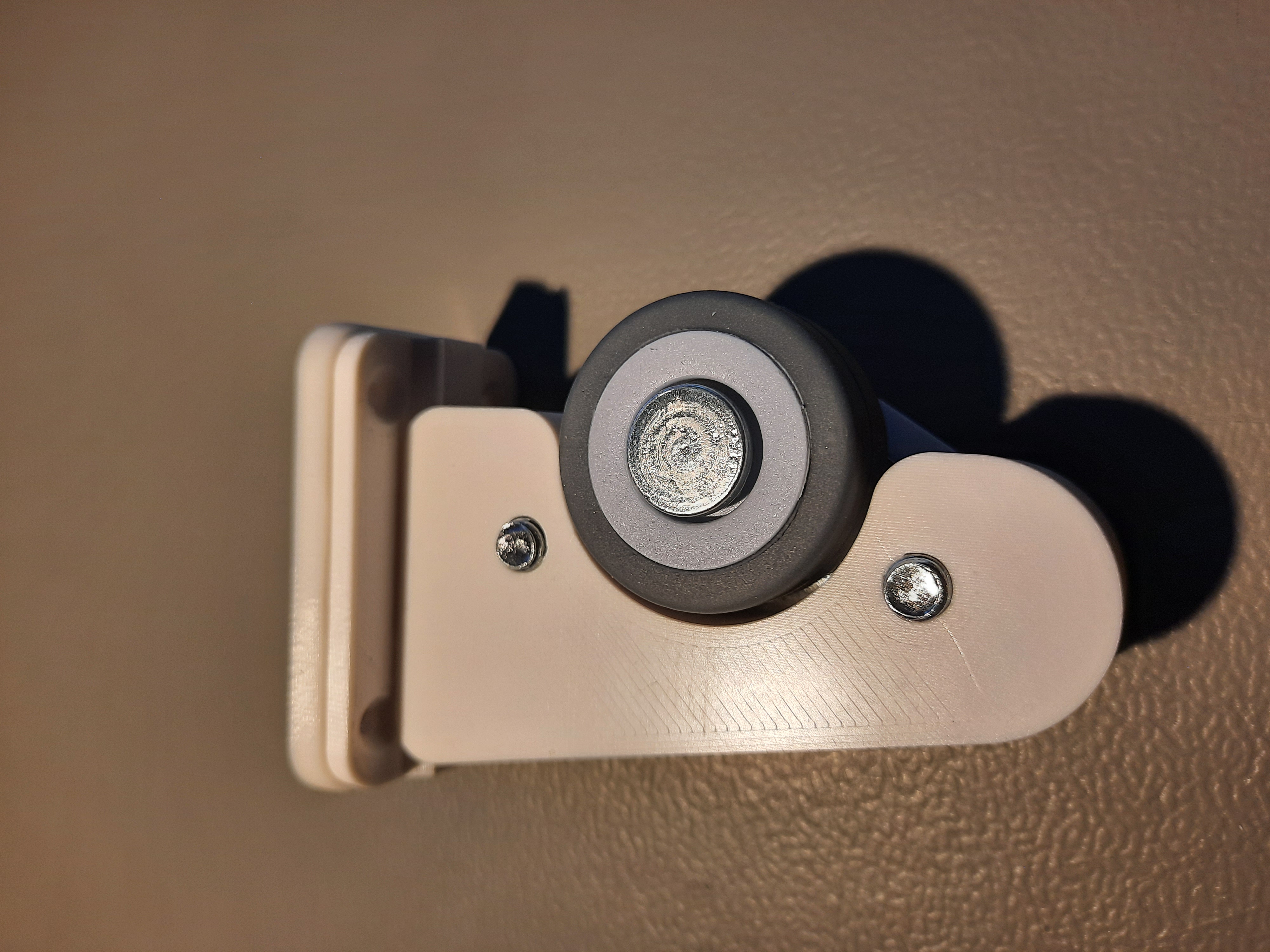 Heavy duty sliding door guides