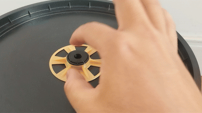 Horizontal filament spool adapter