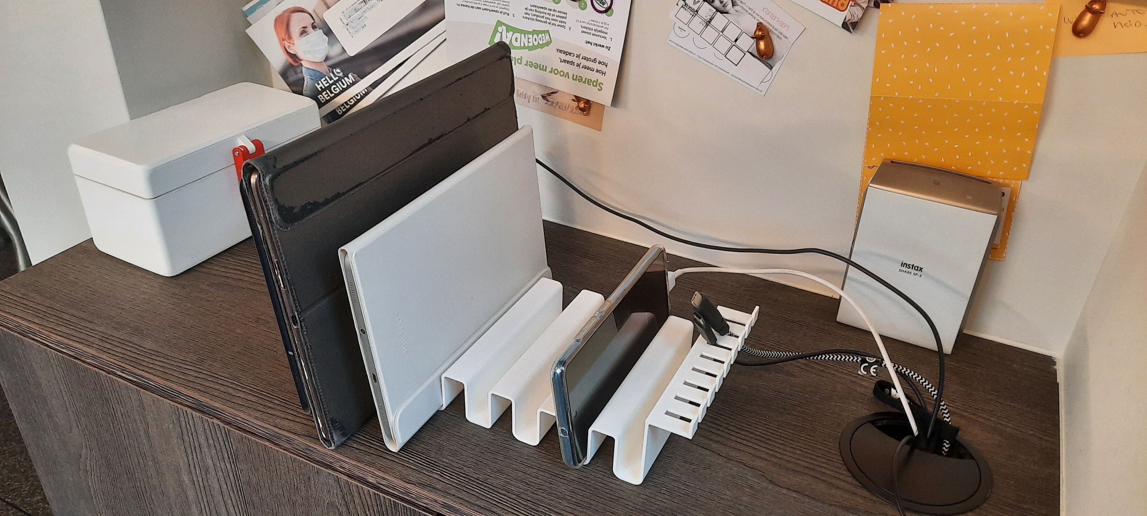 Multiple Tablet Rack Stl Multi tablet and phone stand by YvesVO | Download free STL model ...