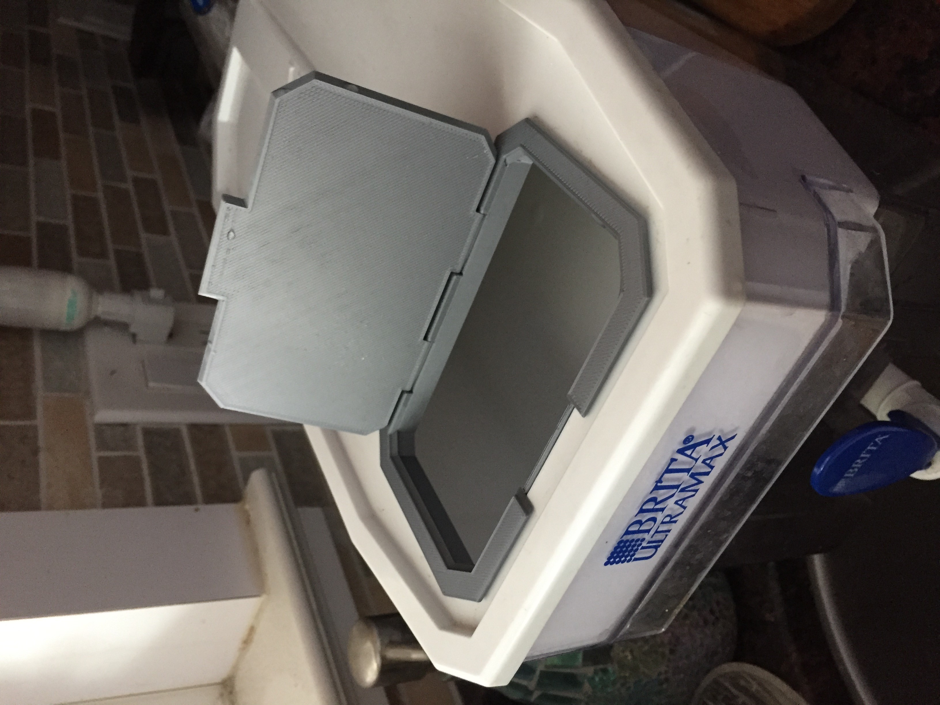 UltraMax lid with door
