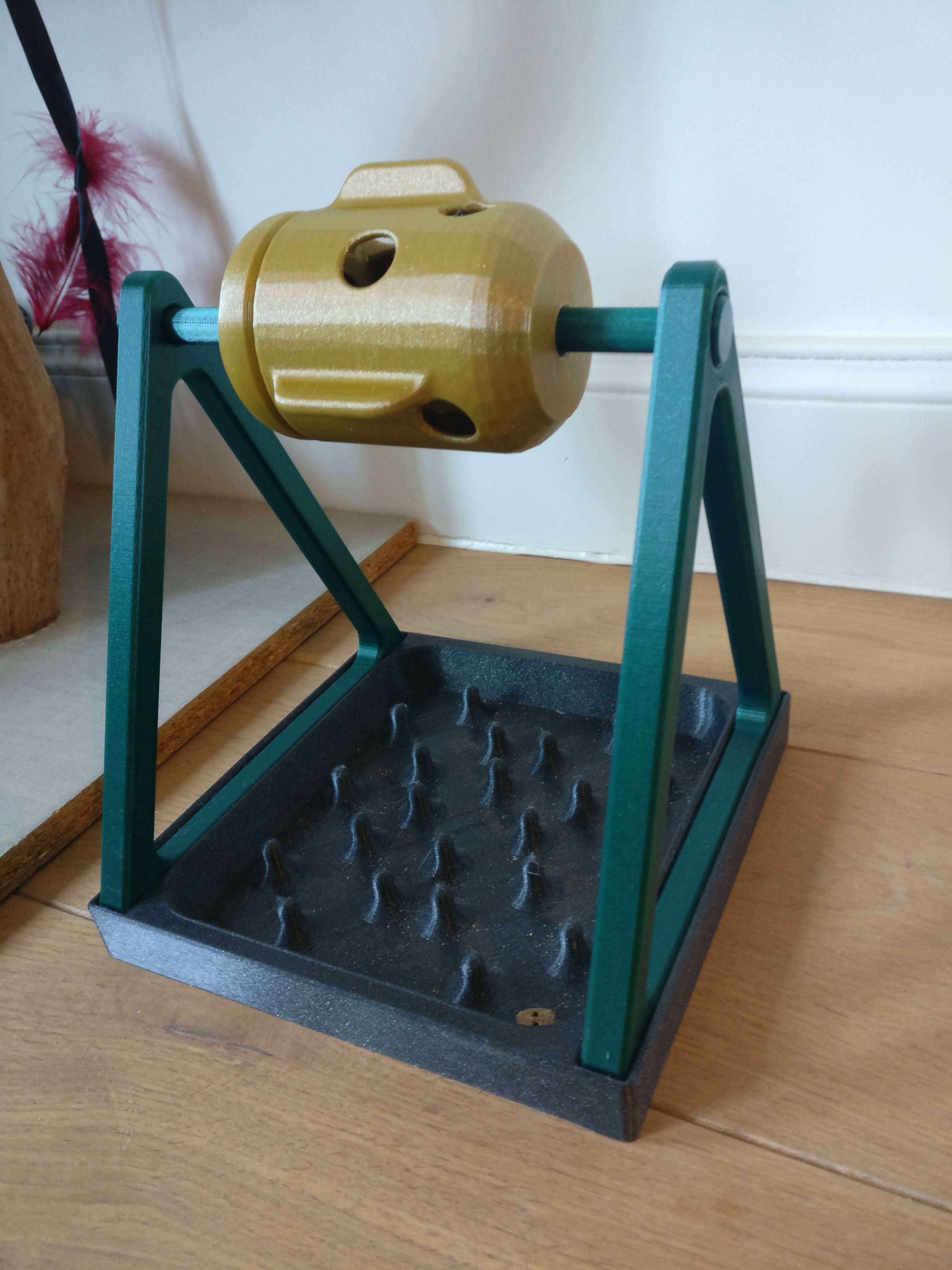 Cat Toy - Treat Dispenser Puzzle - Larger pod holes
