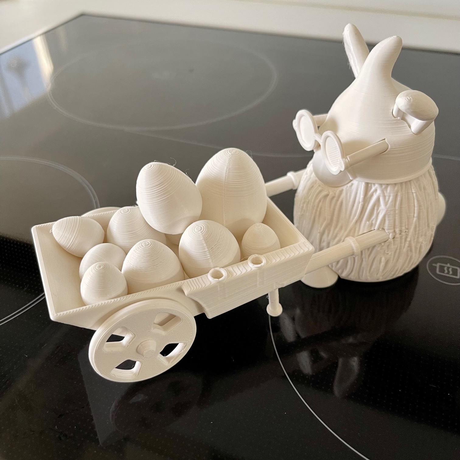 Miniatura 3 do modelo 3D Easter gnome (with wheelbarrow)