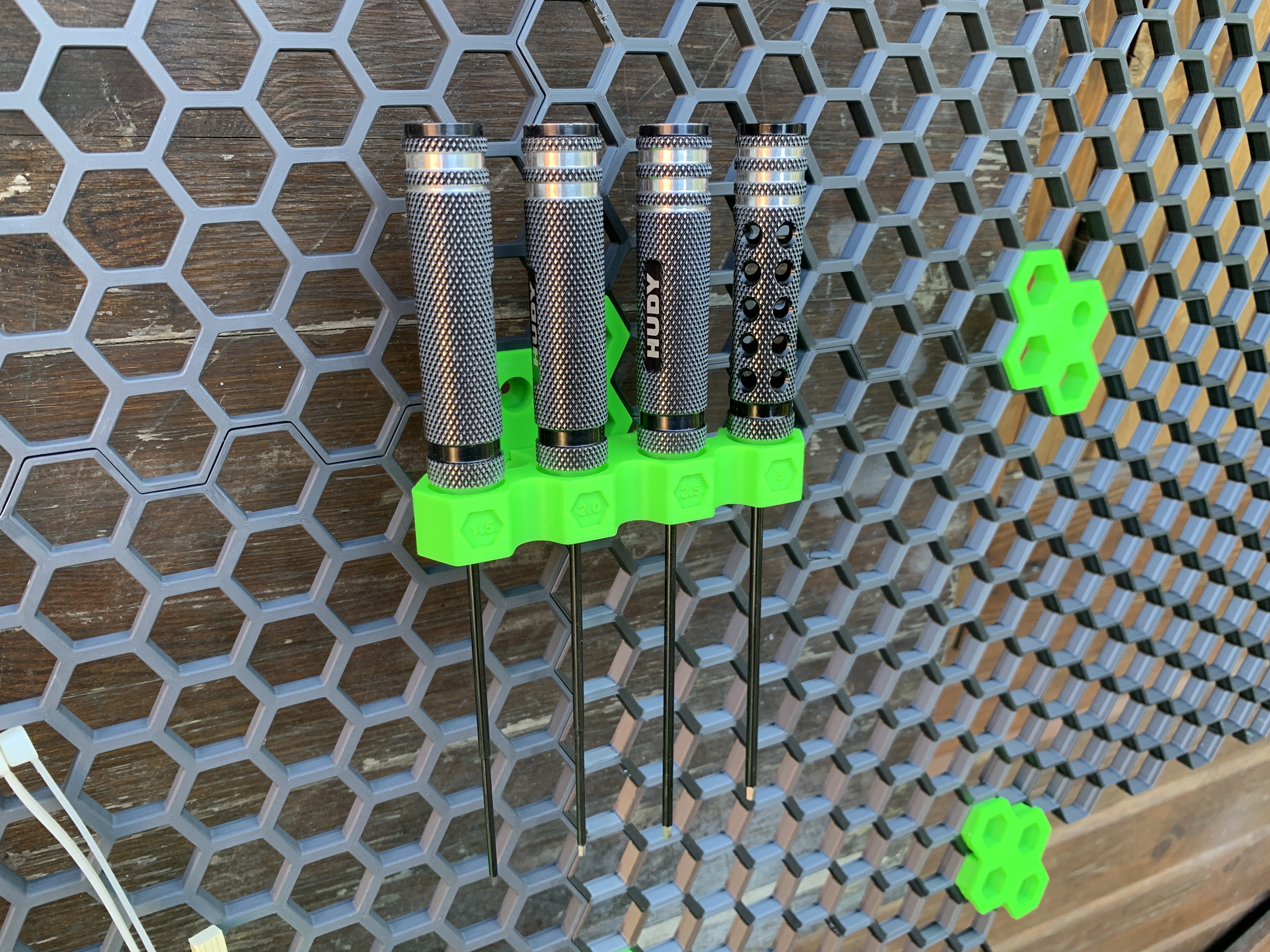 Honeycomb wall Allen wrench Holder