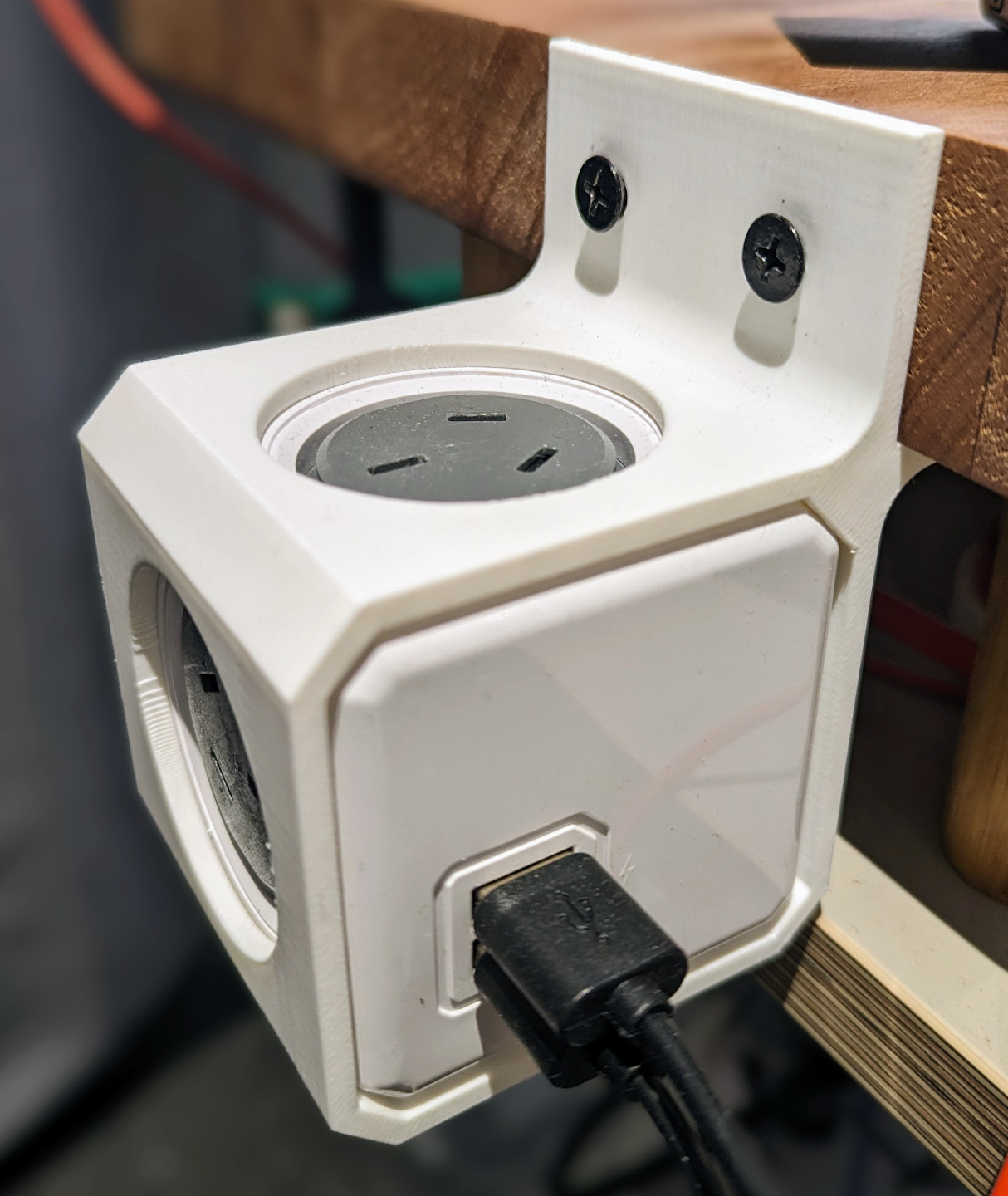 Power cube držák