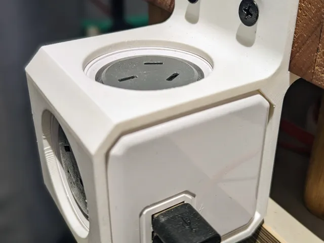 Power cube držák
