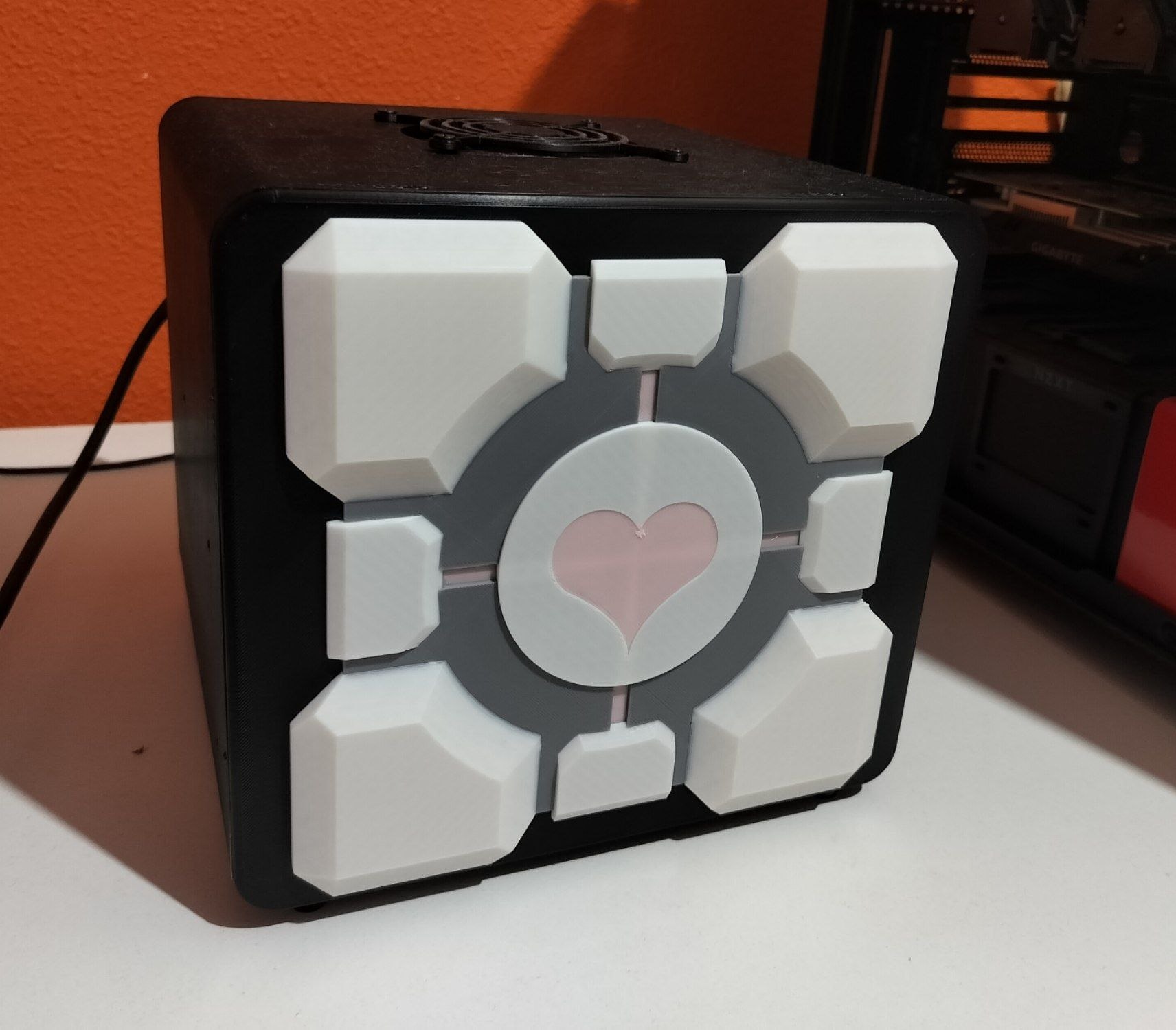 Portal front plate for 6 Bays miniITX NAS