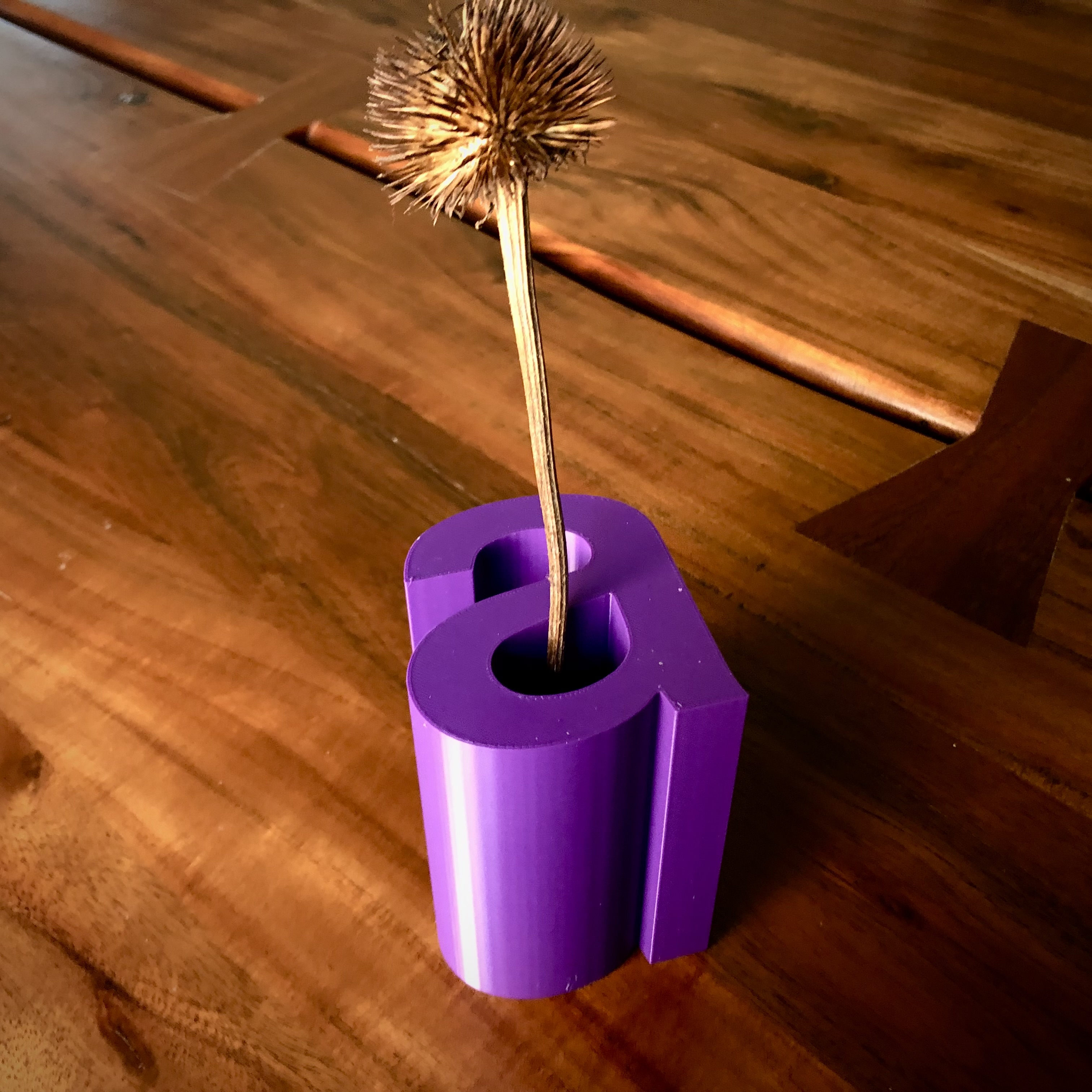Helvetica A Vase