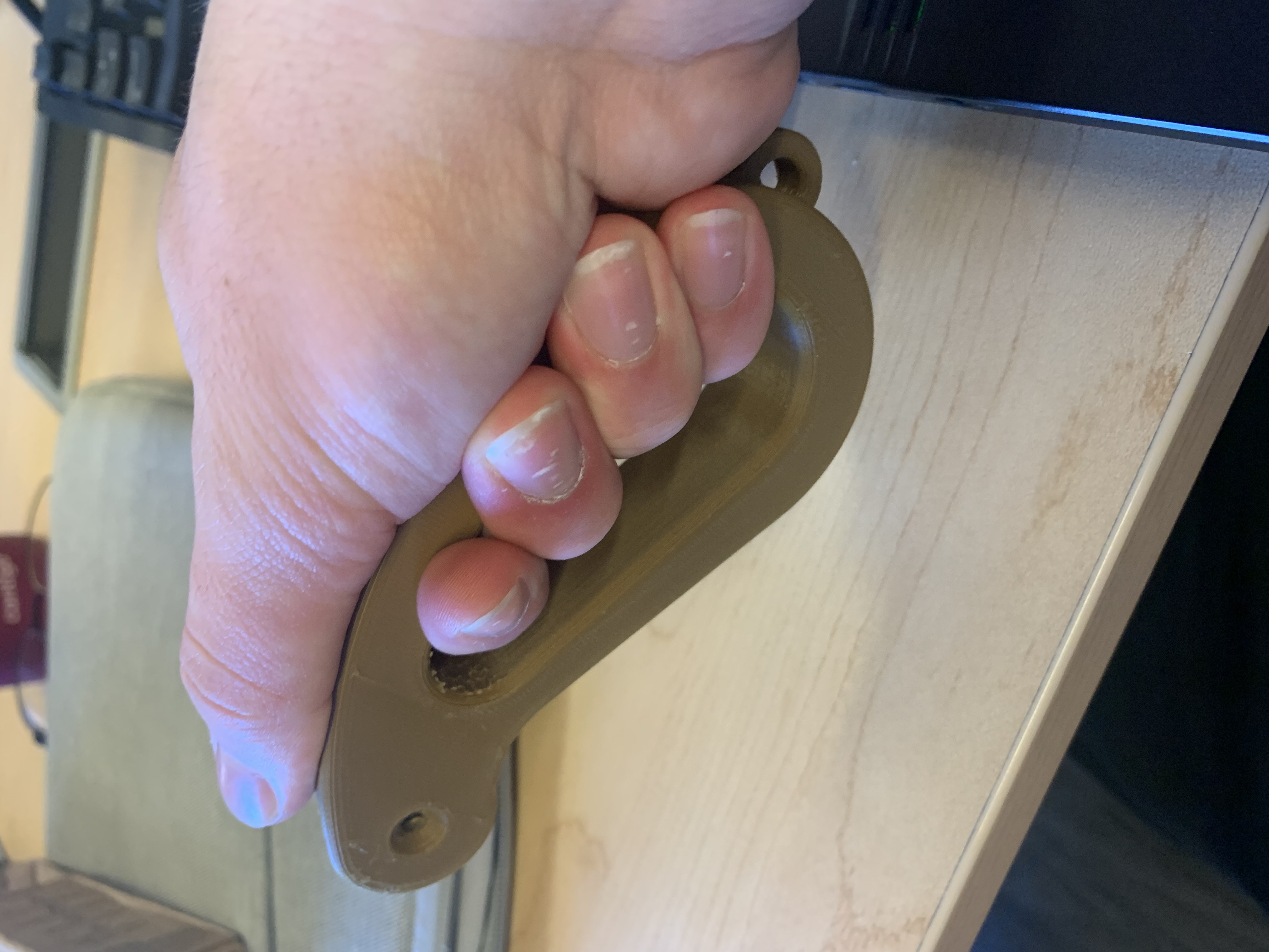 Arthritic Key Holder and Chain by Ryan Britten Download free STL