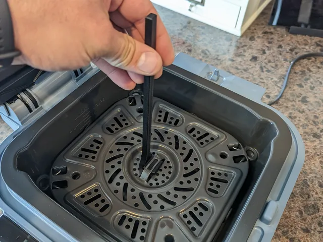 Crisper Tray Lifting Handle for a Ninja Speedi
