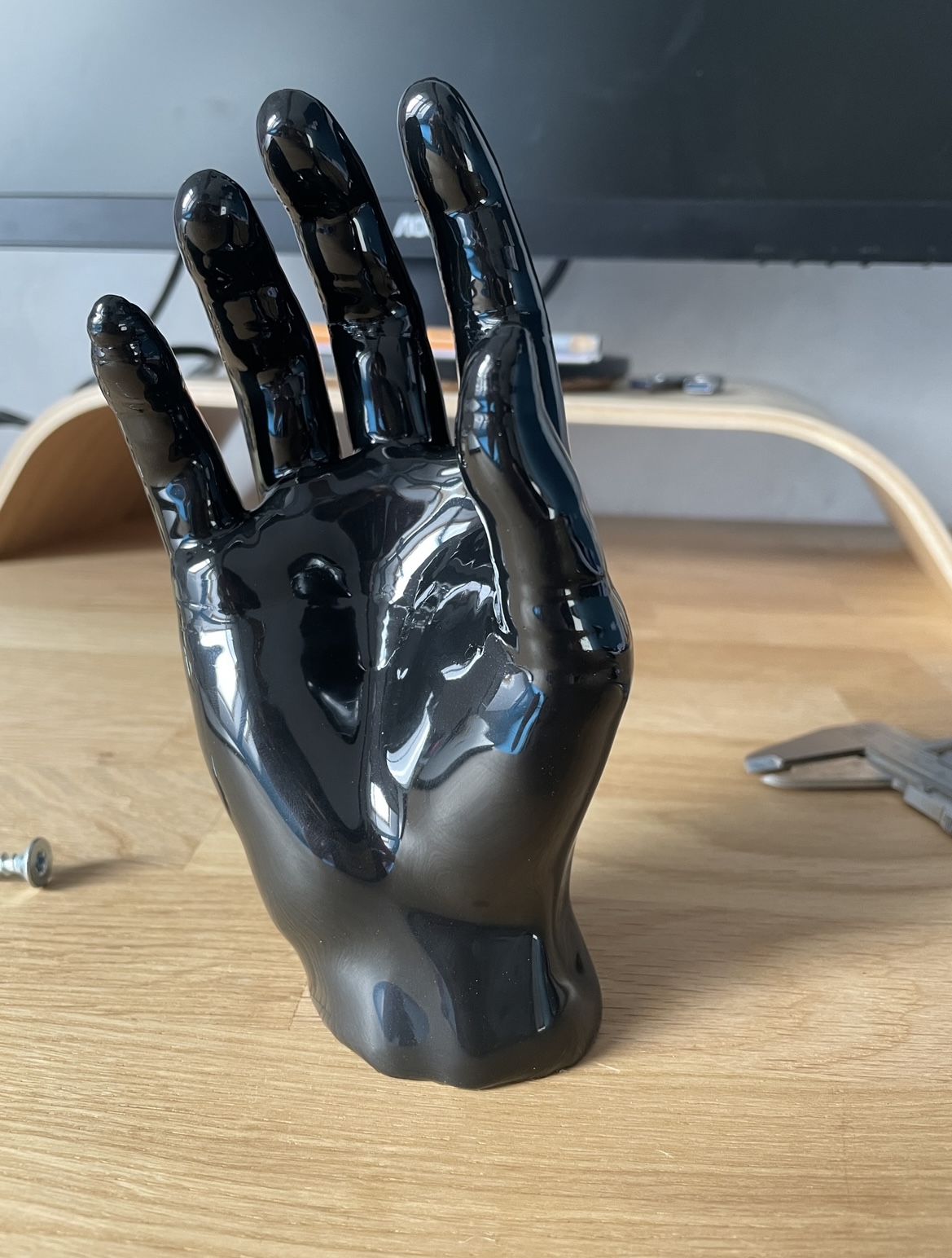 wall mountable hand