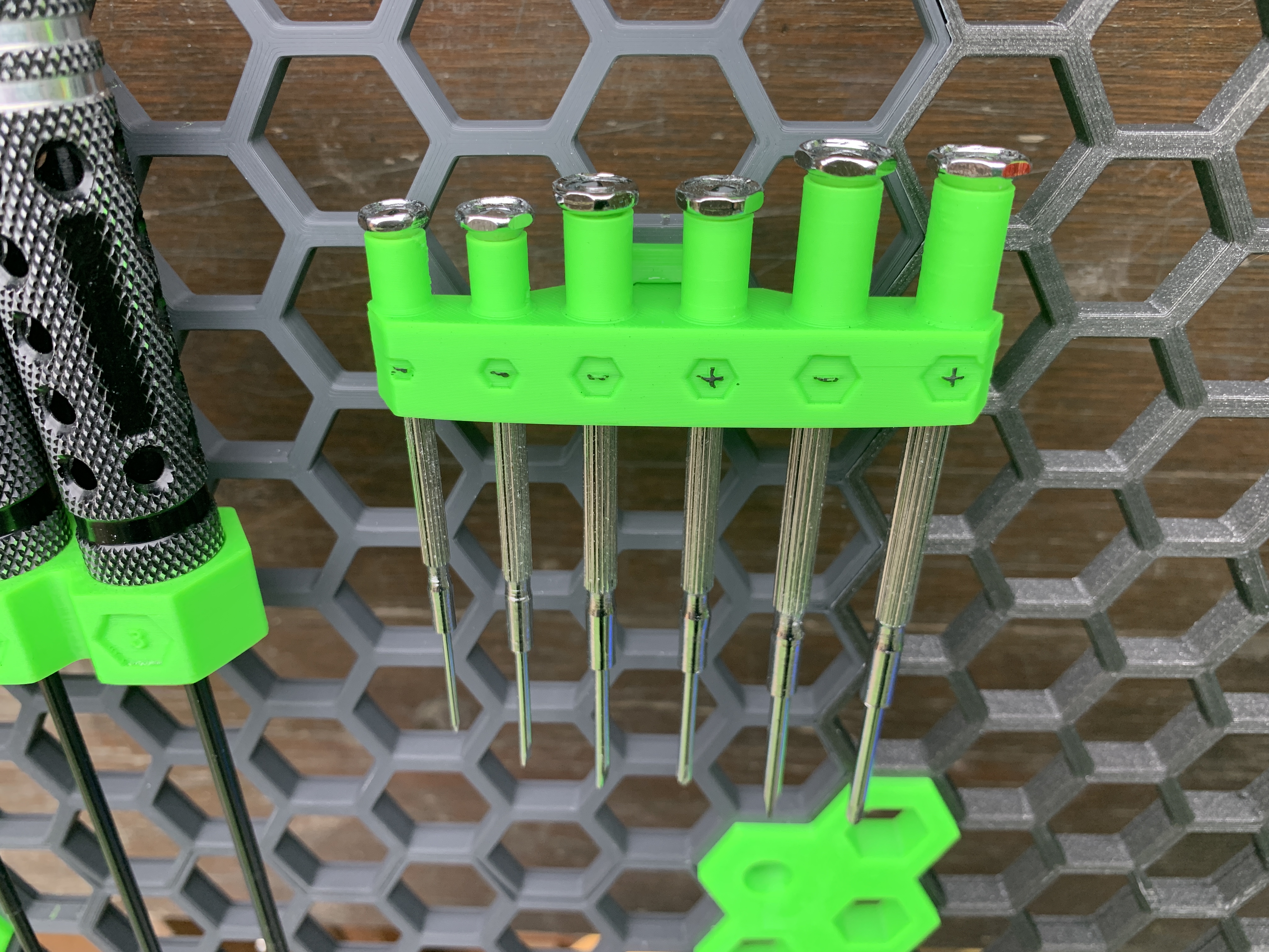 Honeycomb wall Miniscrewdriver Holder