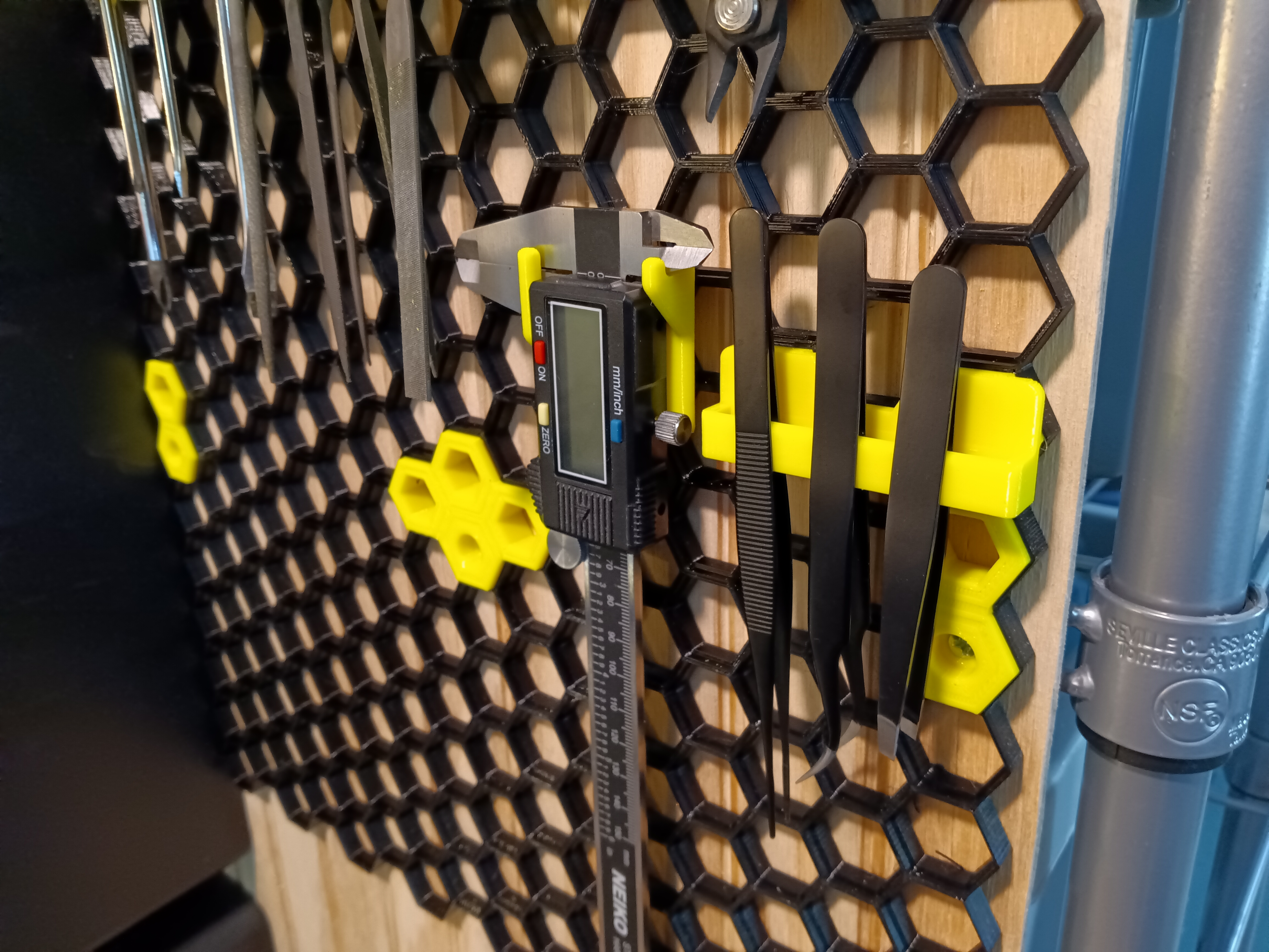 Honeycomb Wall Tweezer Holder