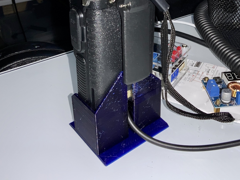Stand for Baofeng BF-F8HP (UV-5R) Radio and BL-5 Battery Eliminator