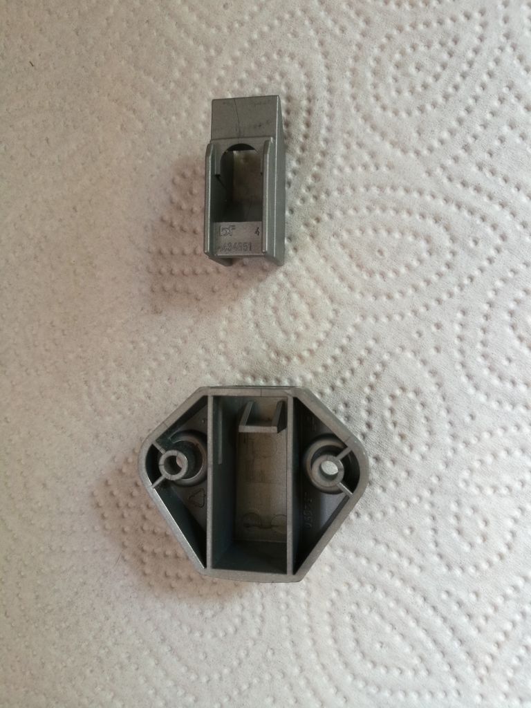 Caravan plastic door lock/latch (latch bolt) of the by