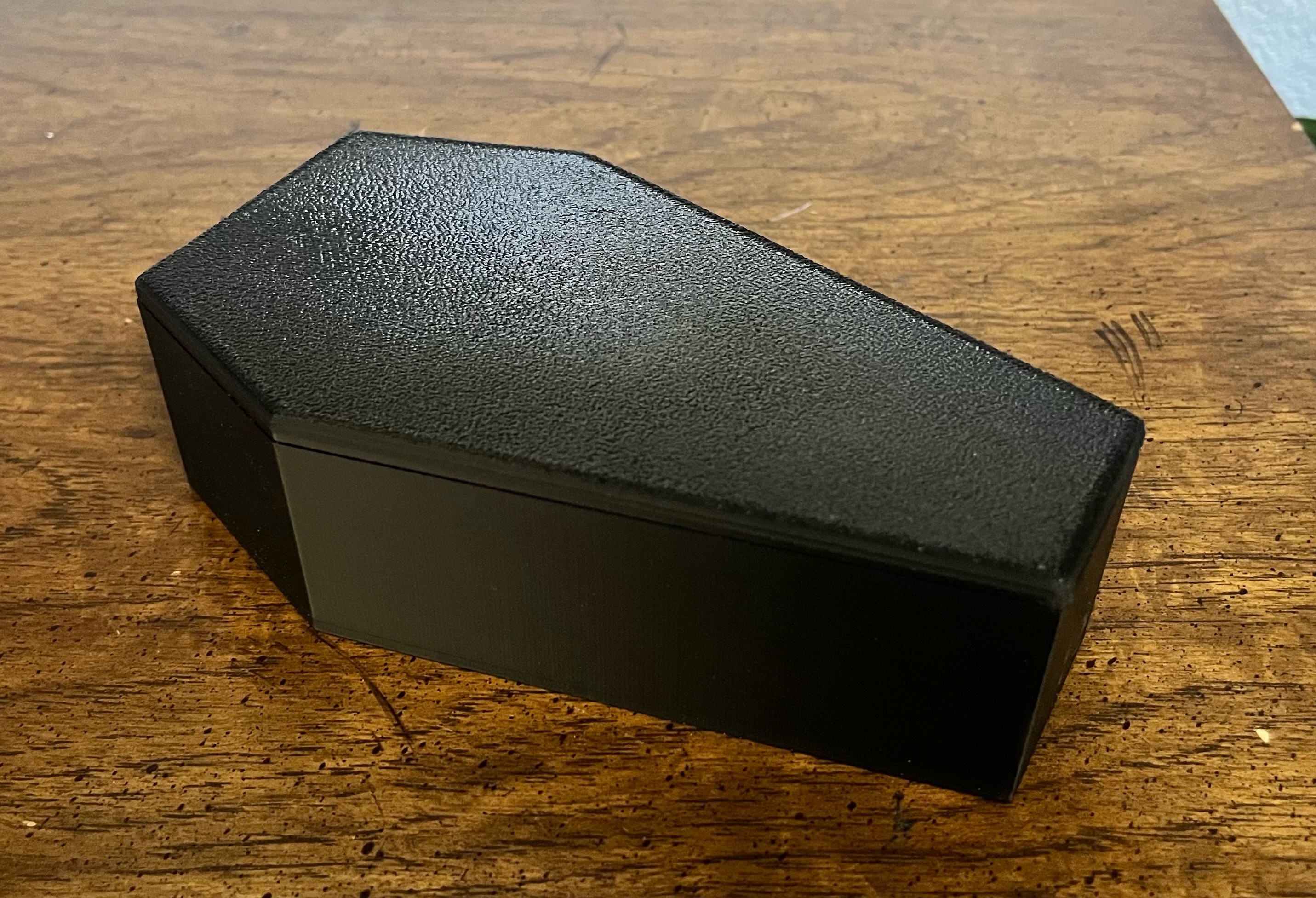 Coffin w/ Lid