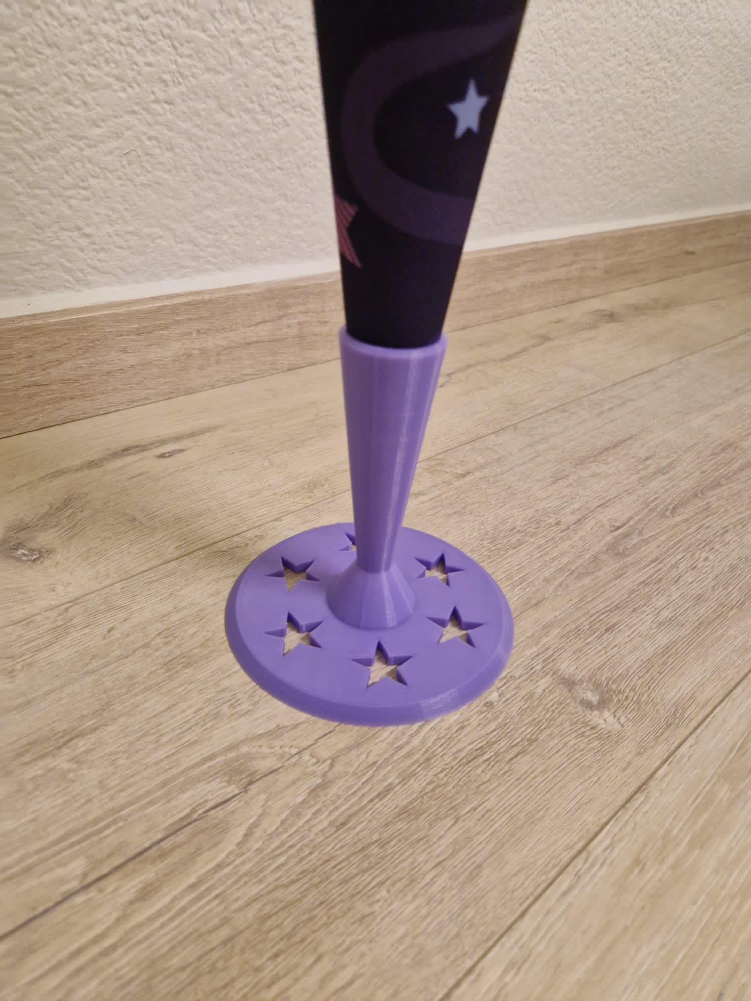 Remix of school cone stand (added stars) / Schultütenständer (mit Sterne)