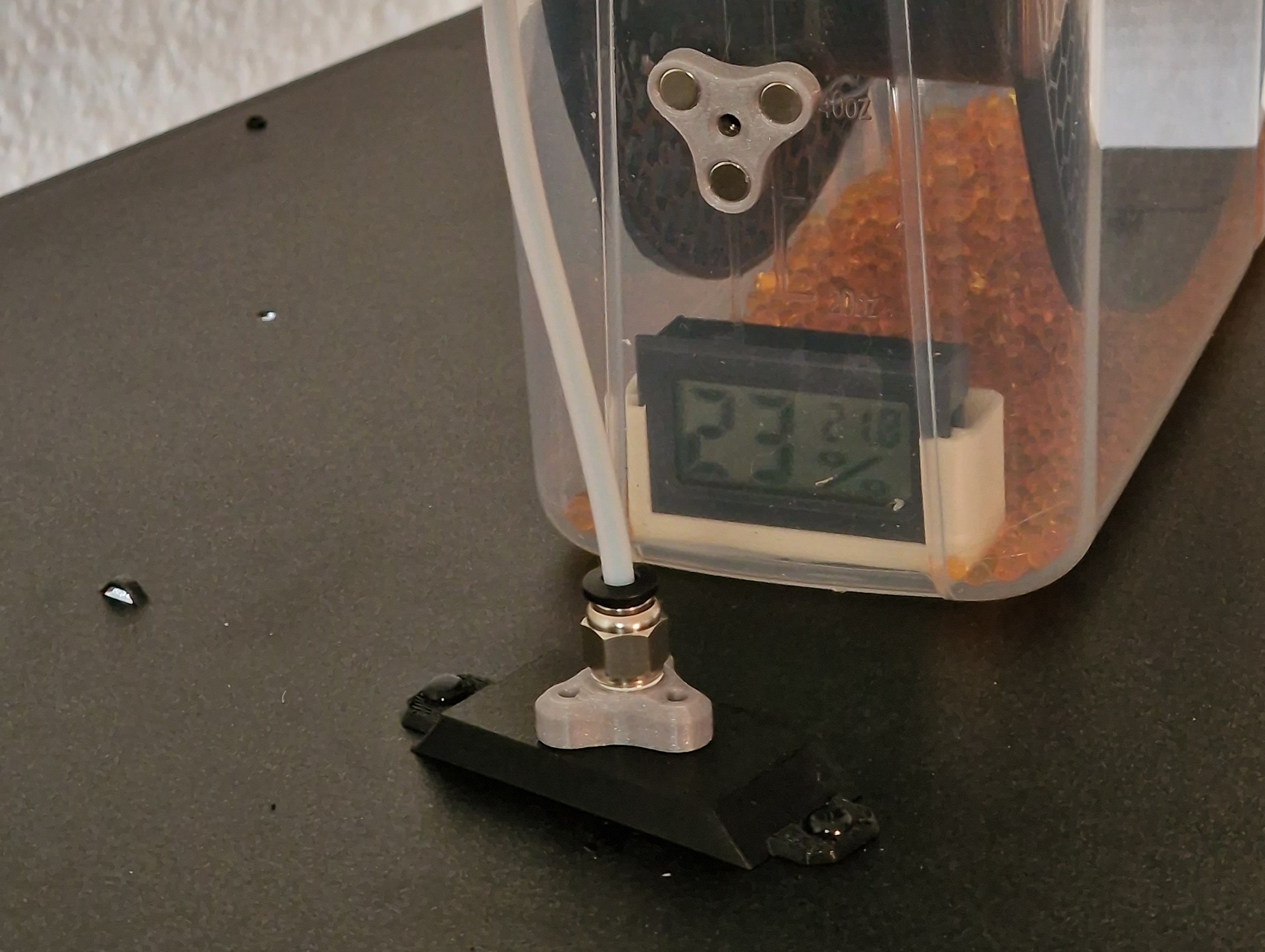 Original Prusa Enclosure top-plug-center Passtrough with Magnets 3D model thumbnail
