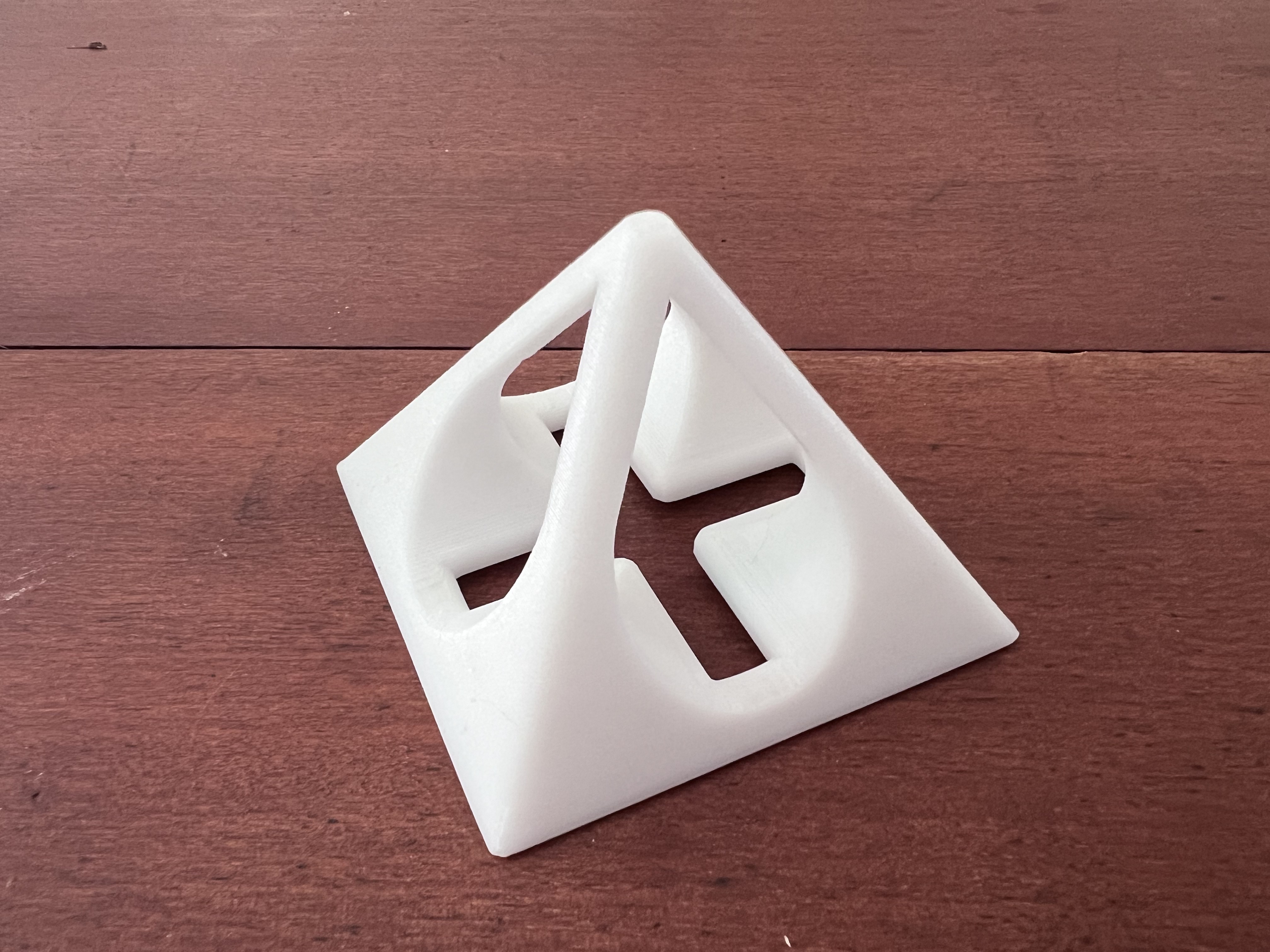 Stackable painting pyramid