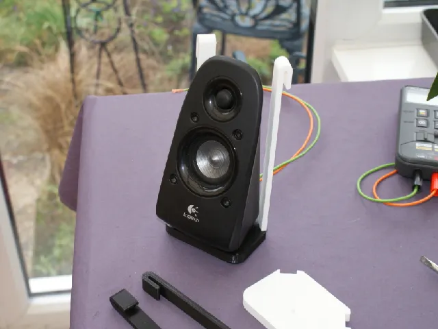 Speaker hangers
