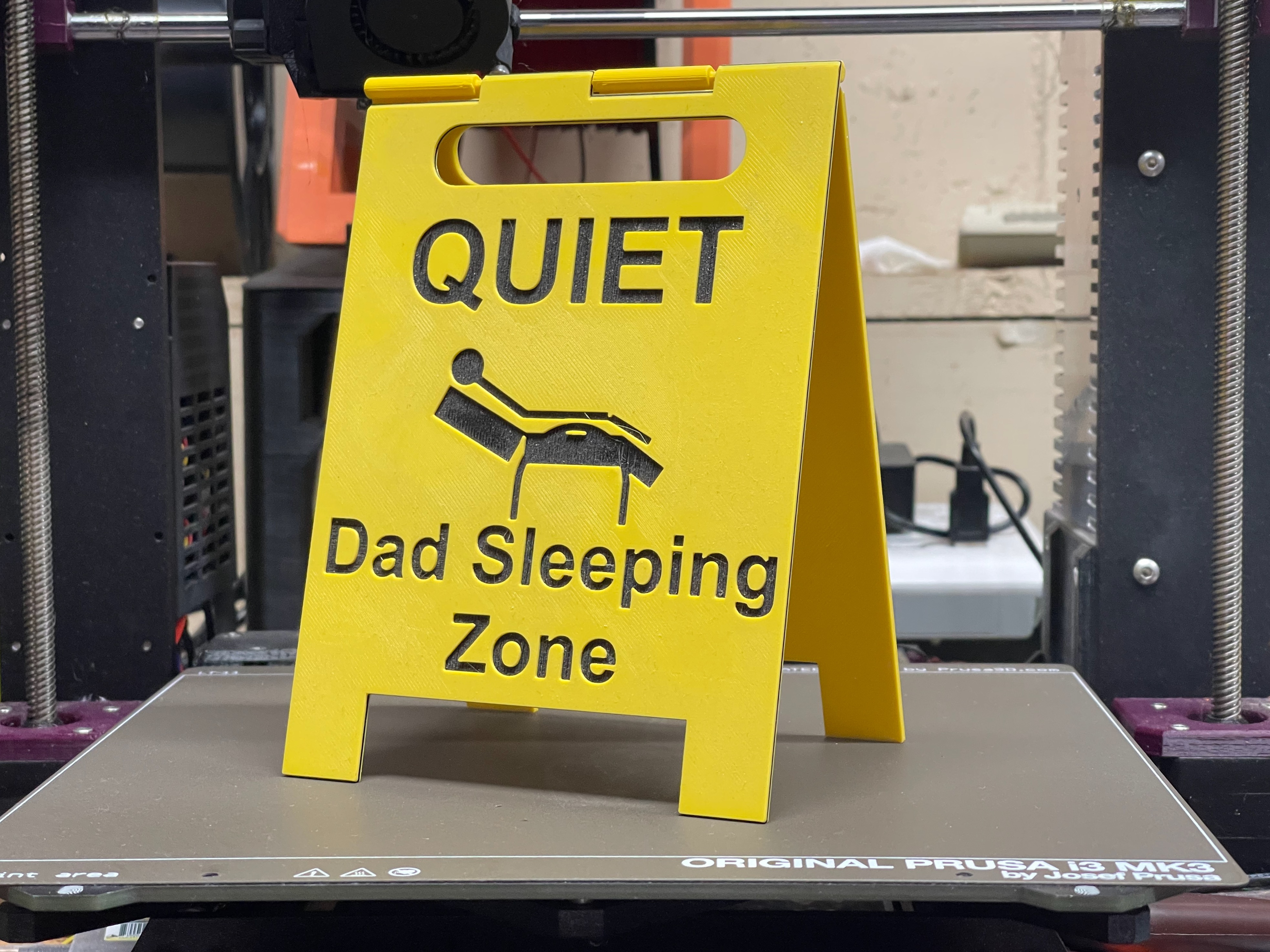 Miniatura 2 do modelo 3D Dad Sleeping Zone Sign