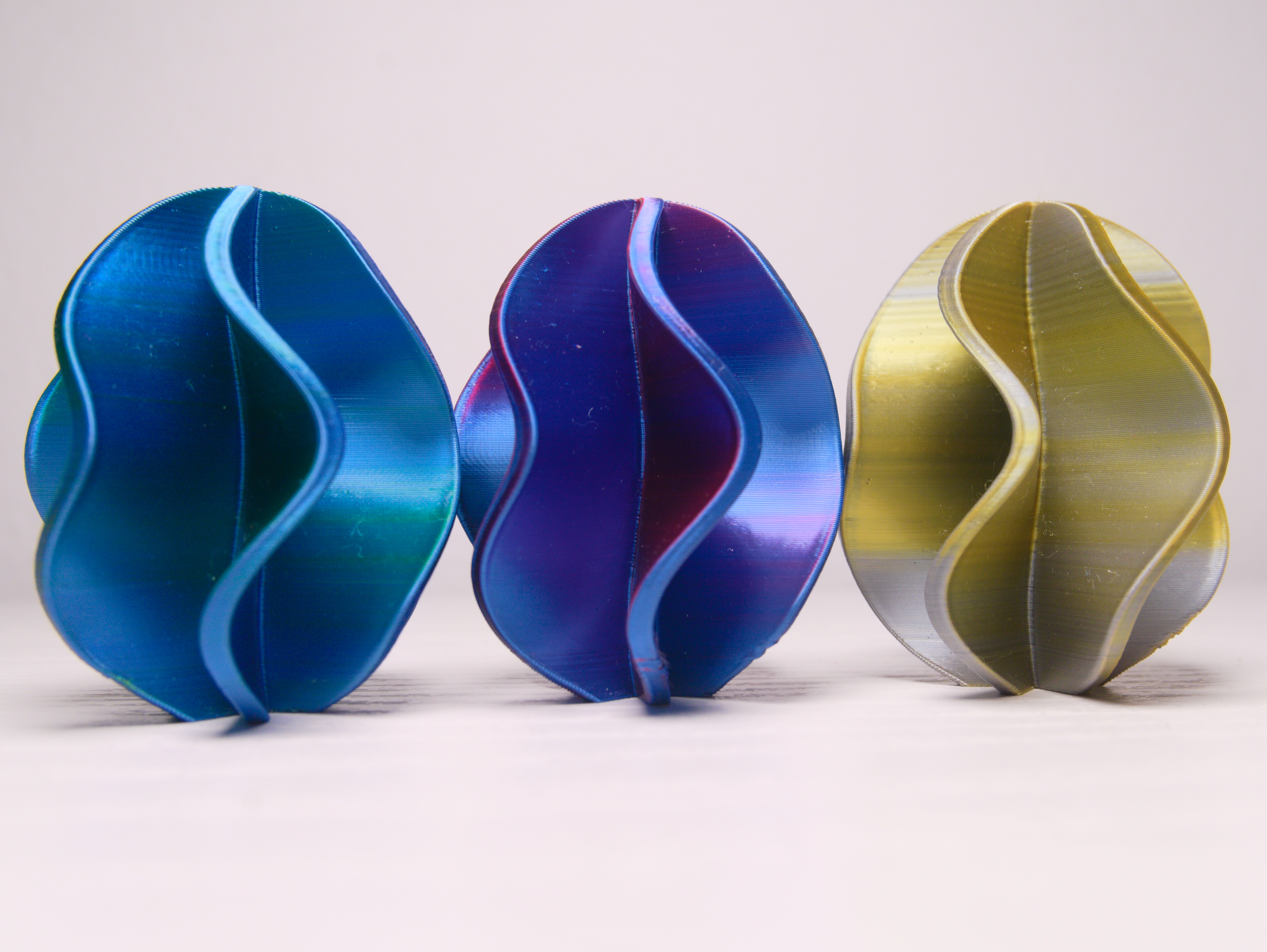 Miniatura 4 do modelo 3D Wavy Easter Egg - Parametric