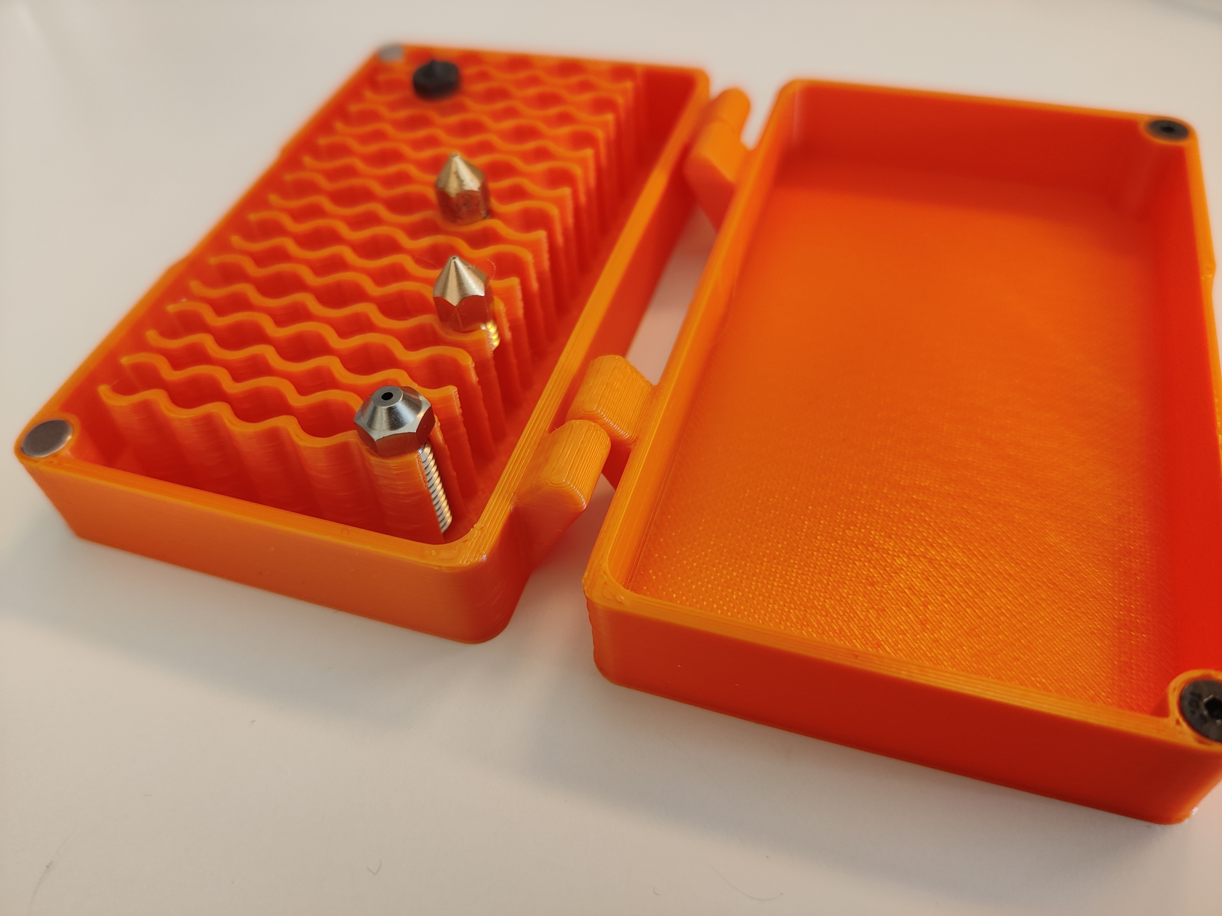 Plain Nozzle Box (print-in-place, MK8/V6/Volcano)