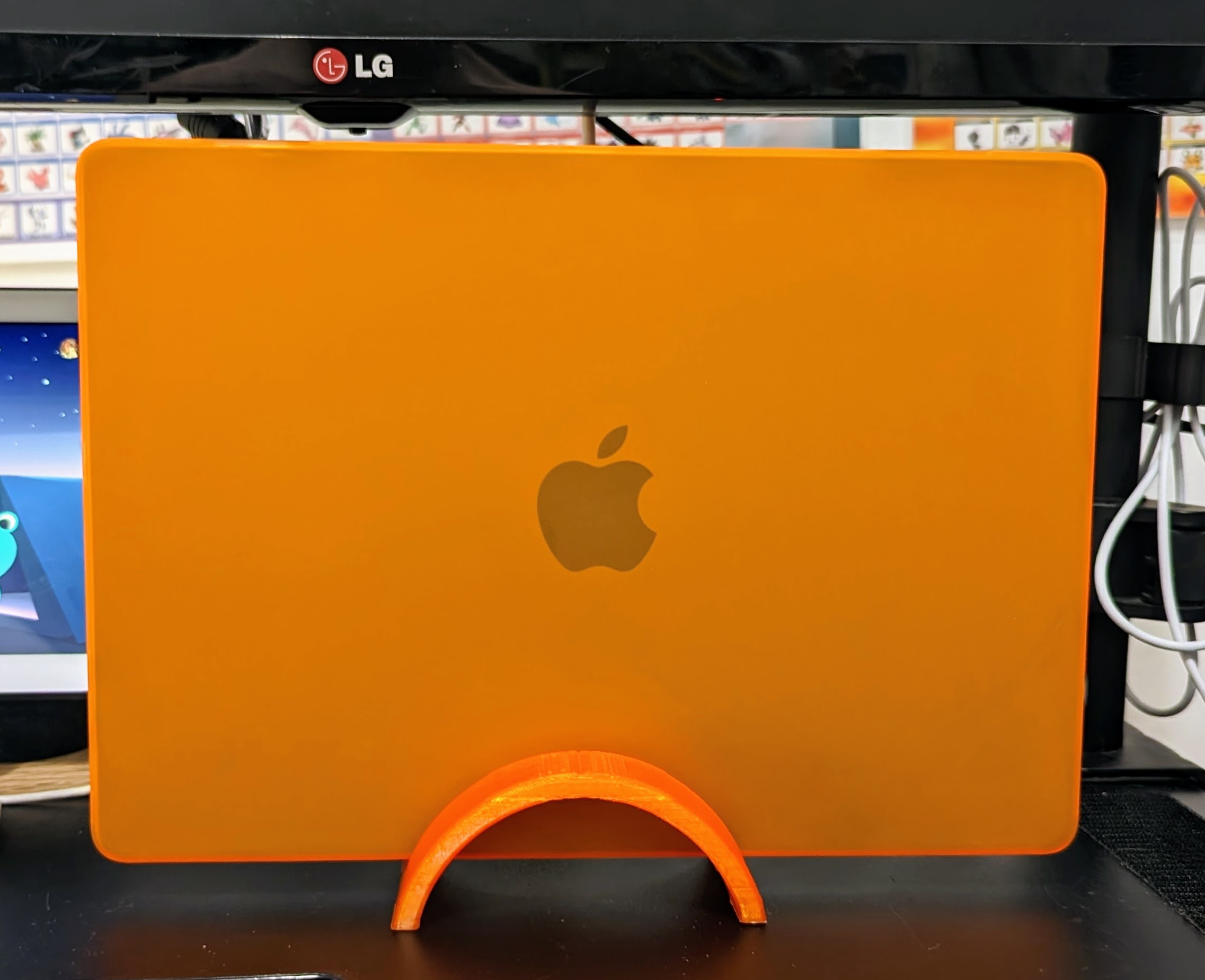 The Observatory: a parametric vertical laptop stand for the M1 Pro/M1 Max MacBook Pro (with shell!)